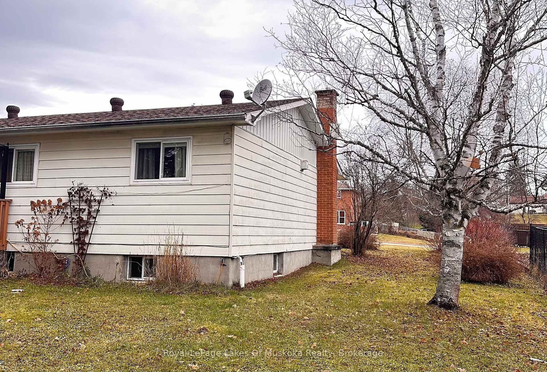 Photo 34 of 222 Queen Street, Burk's Falls — HOMEH