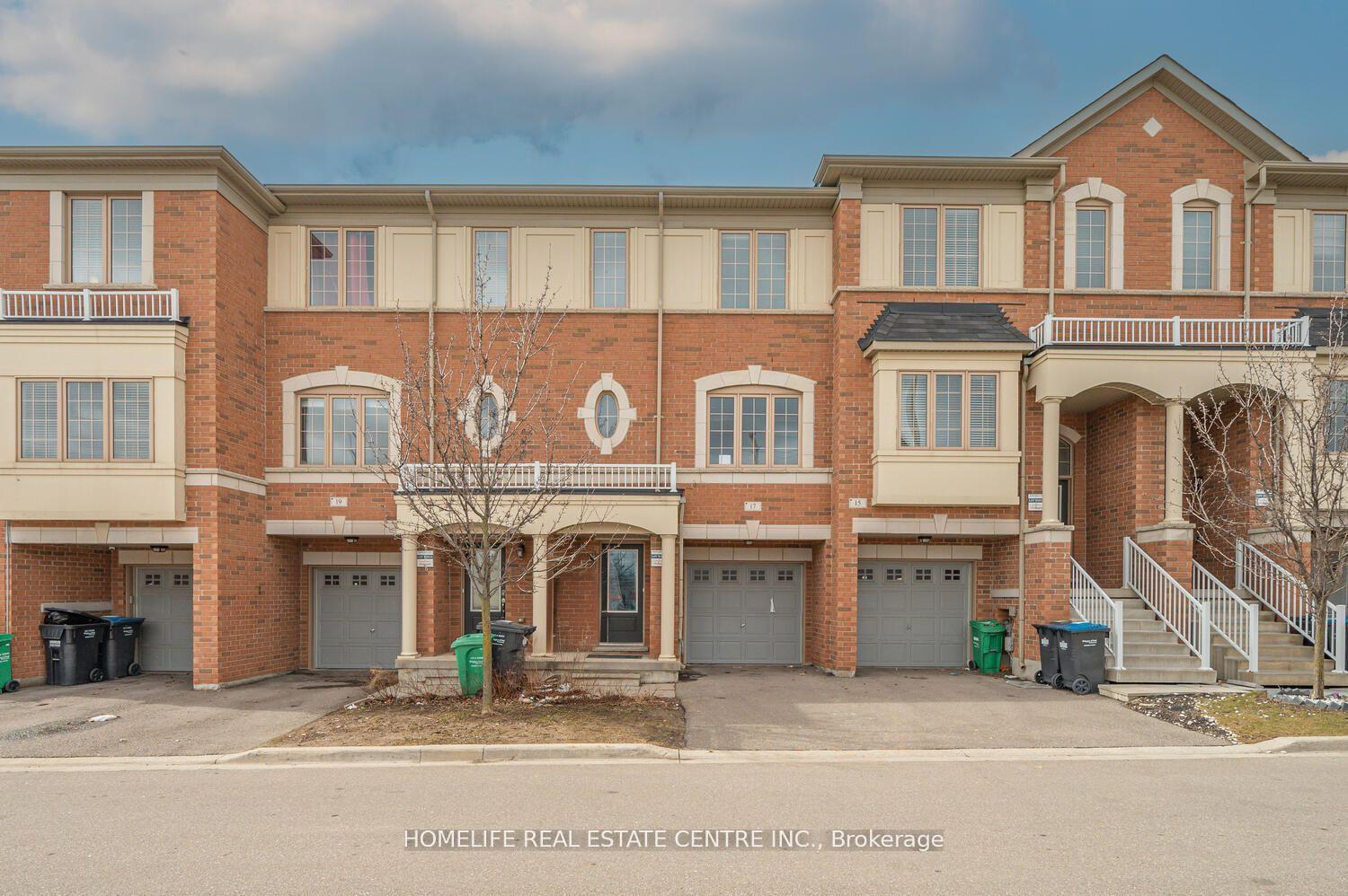 Front of 17 Cedarland Road