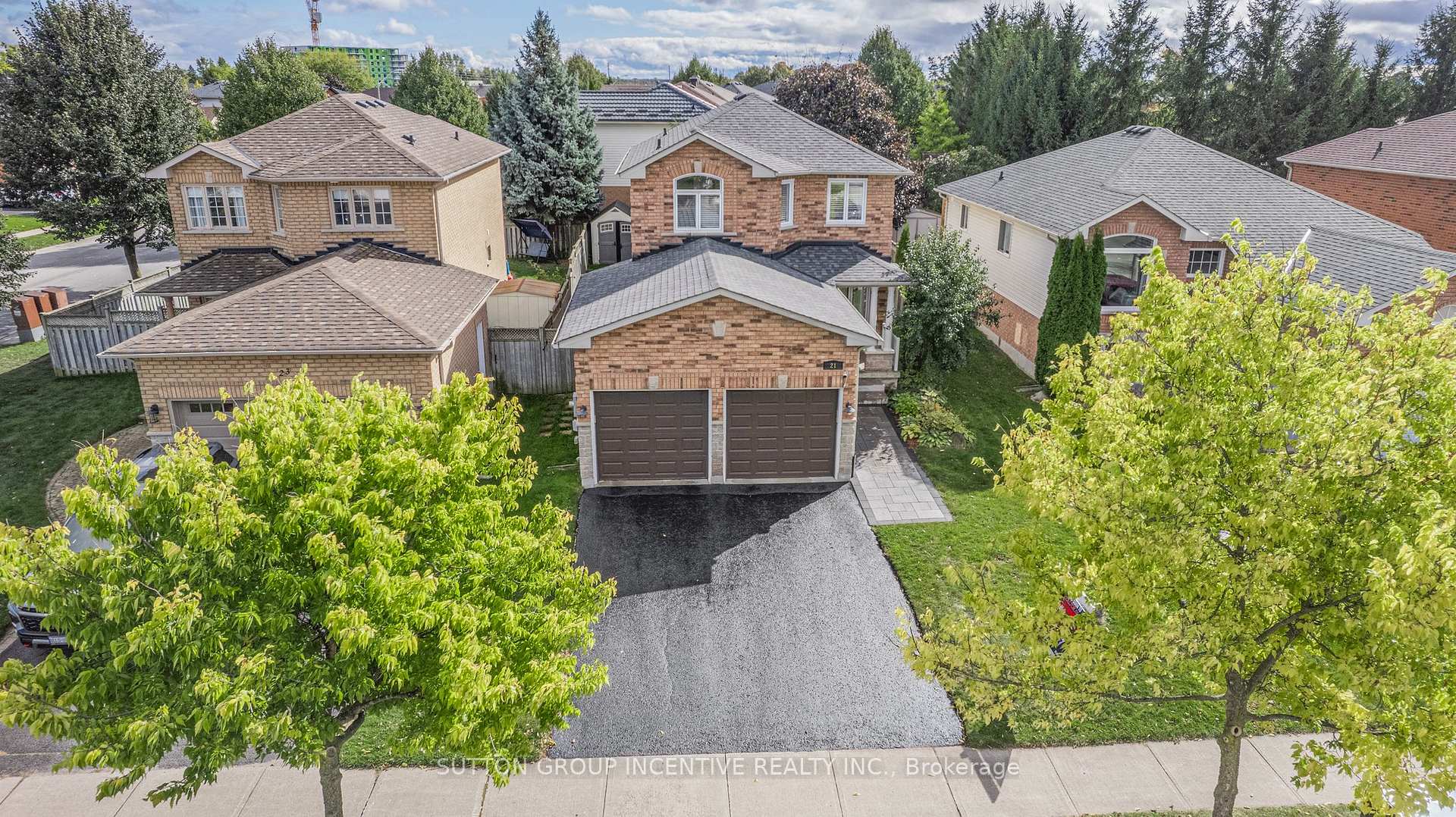 Photo 1 of 21 Leslie Avenue, Barrie, Holly — HOMEH