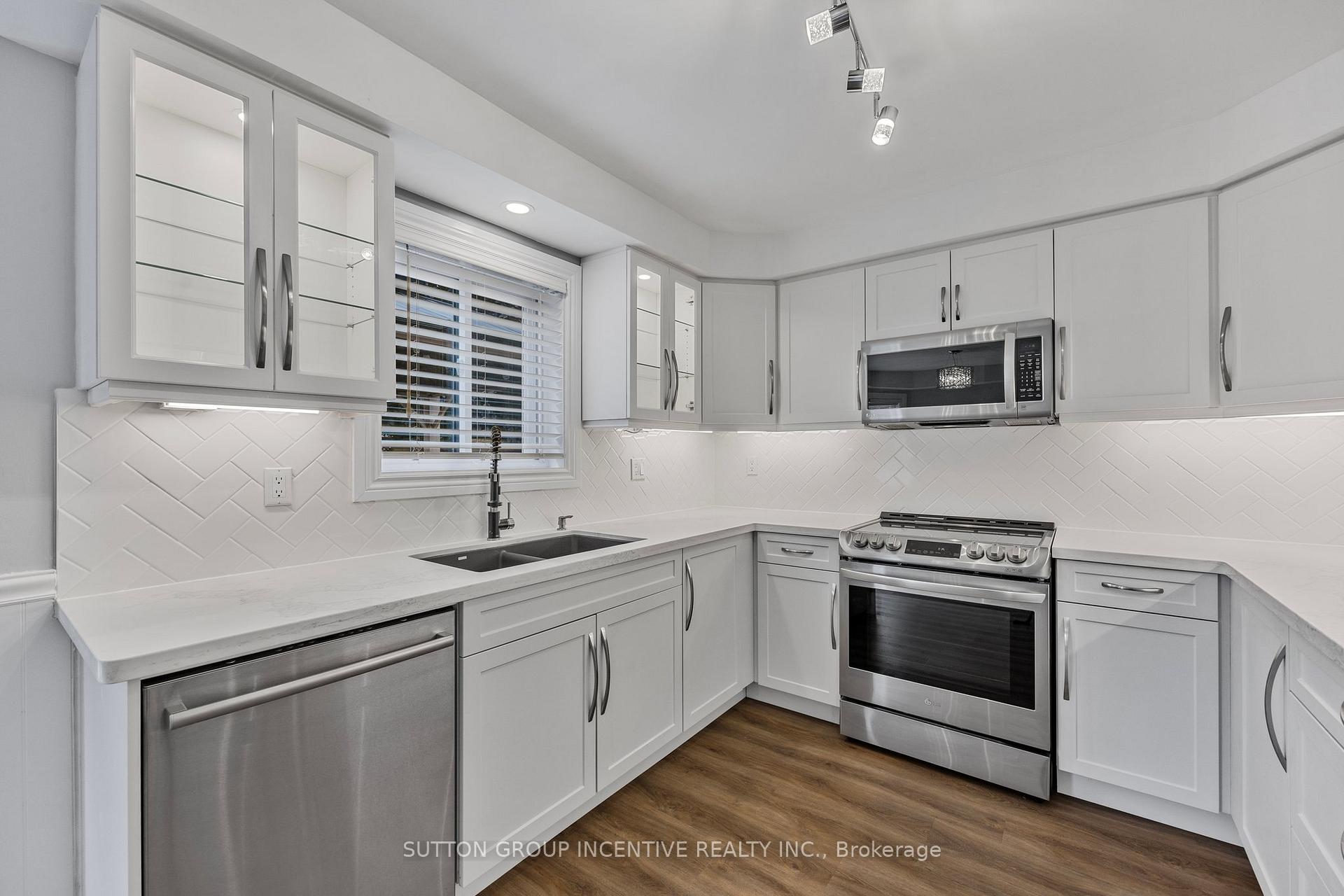 Photo 11 of 21 Leslie Avenue, Barrie, Holly — HOMEH