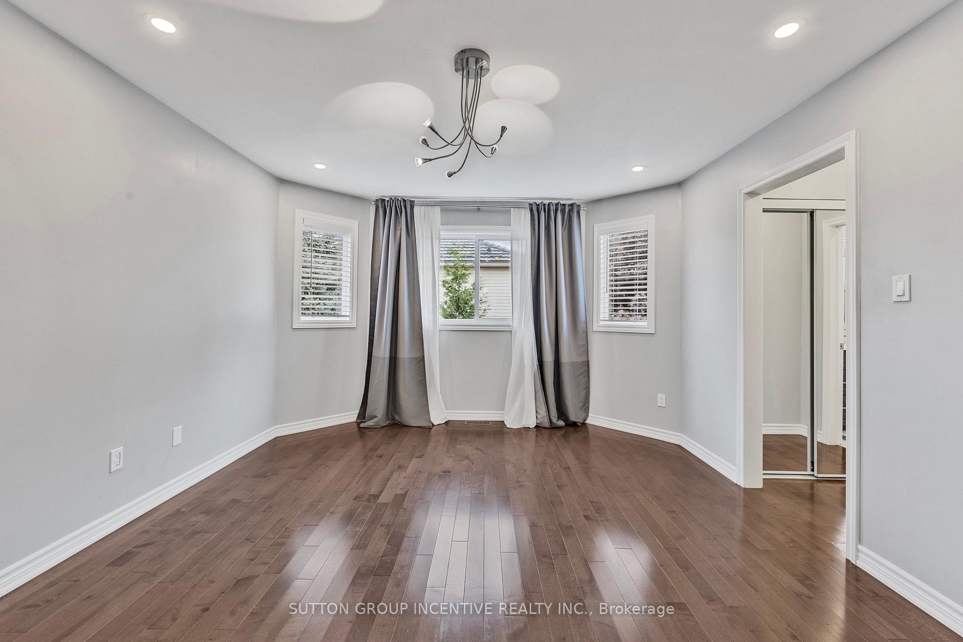 Photo 18 of 21 Leslie Avenue, Barrie, Holly — HOMEH