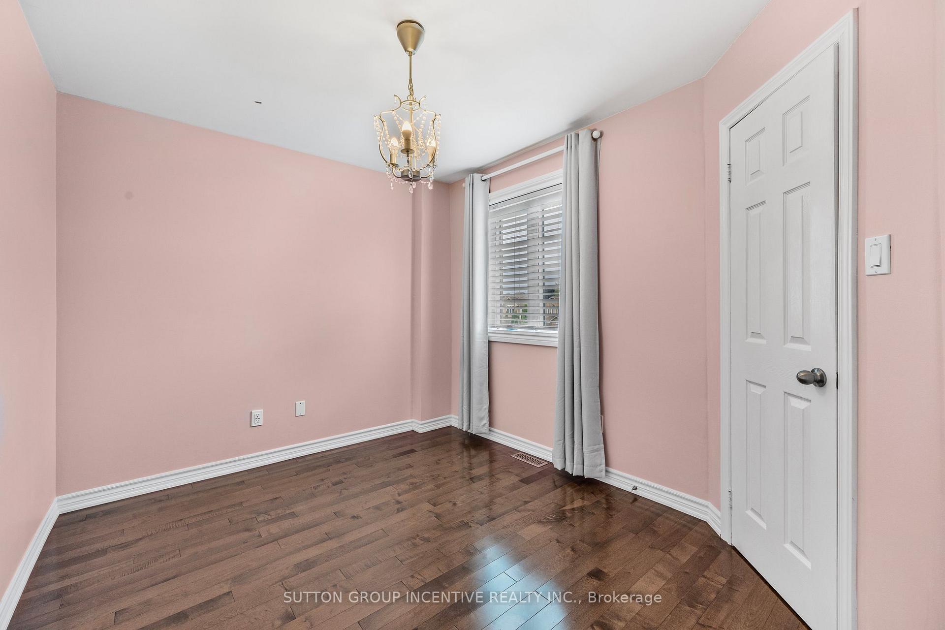 Photo 25 of 21 Leslie Avenue, Barrie, Holly — HOMEH