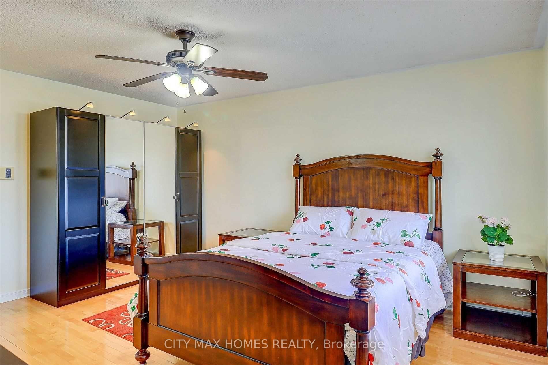 Photo 11 of 4 Cranberry Crescent, Brampton, Fletcher's Creek South — HOMEH