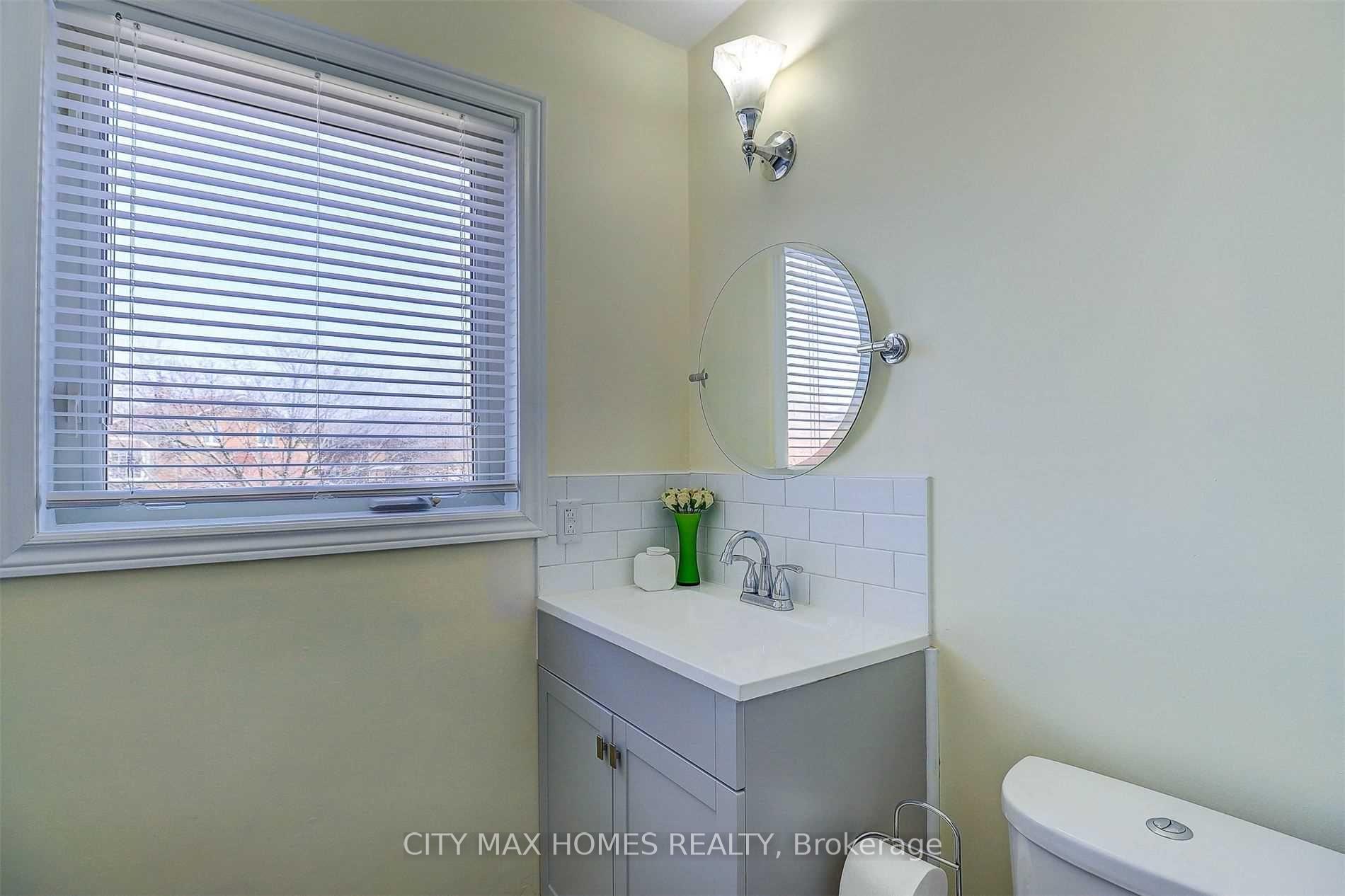 Photo 15 of 4 Cranberry Crescent, Brampton, Fletcher's Creek South — HOMEH
