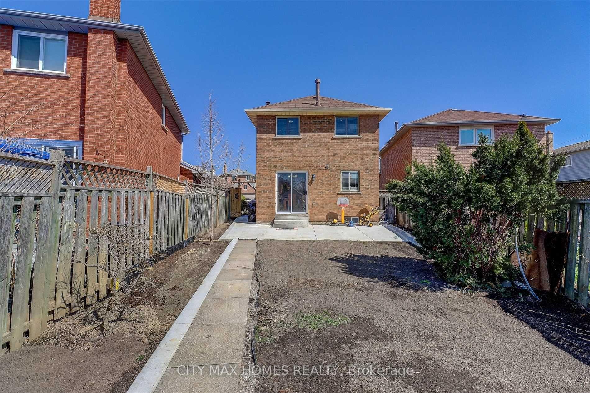 Photo 23 of 4 Cranberry Crescent, Brampton, Fletcher's Creek South — HOMEH