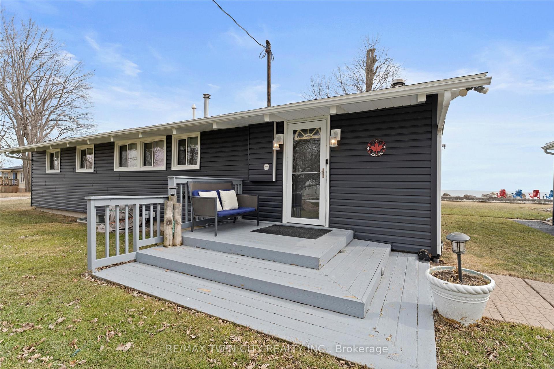 Photo 3 of 244 Cotterie Park, Leamington — HOMEH