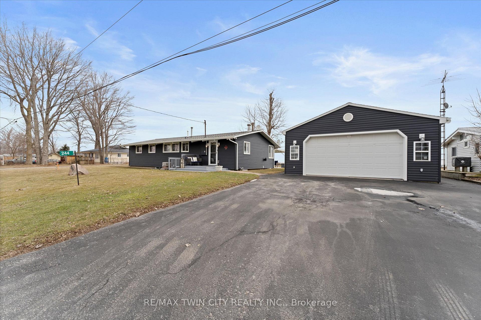 Photo 6 of 244 Cotterie Park, Leamington — HOMEH