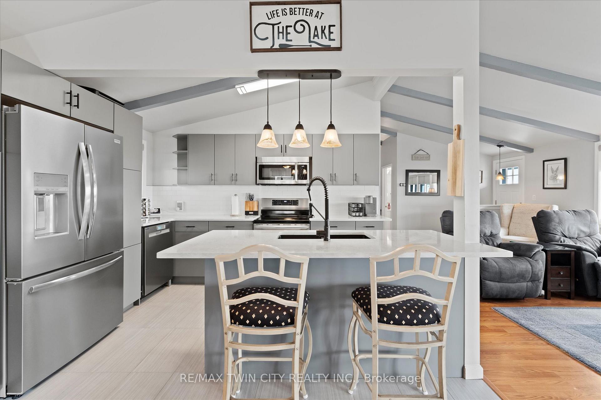 Photo 10 of 244 Cotterie Park, Leamington — HOMEH