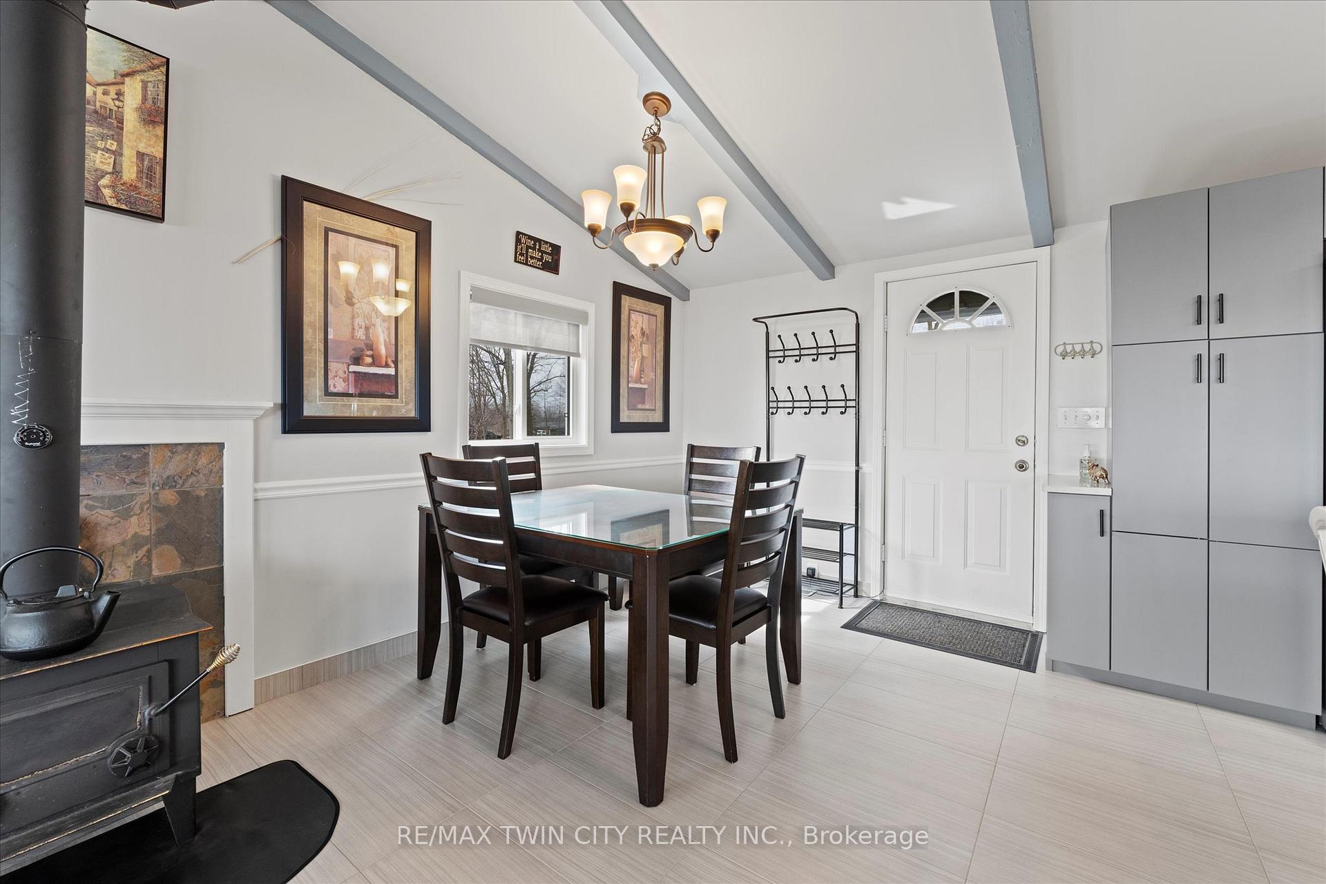 Photo 17 of 244 Cotterie Park, Leamington — HOMEH