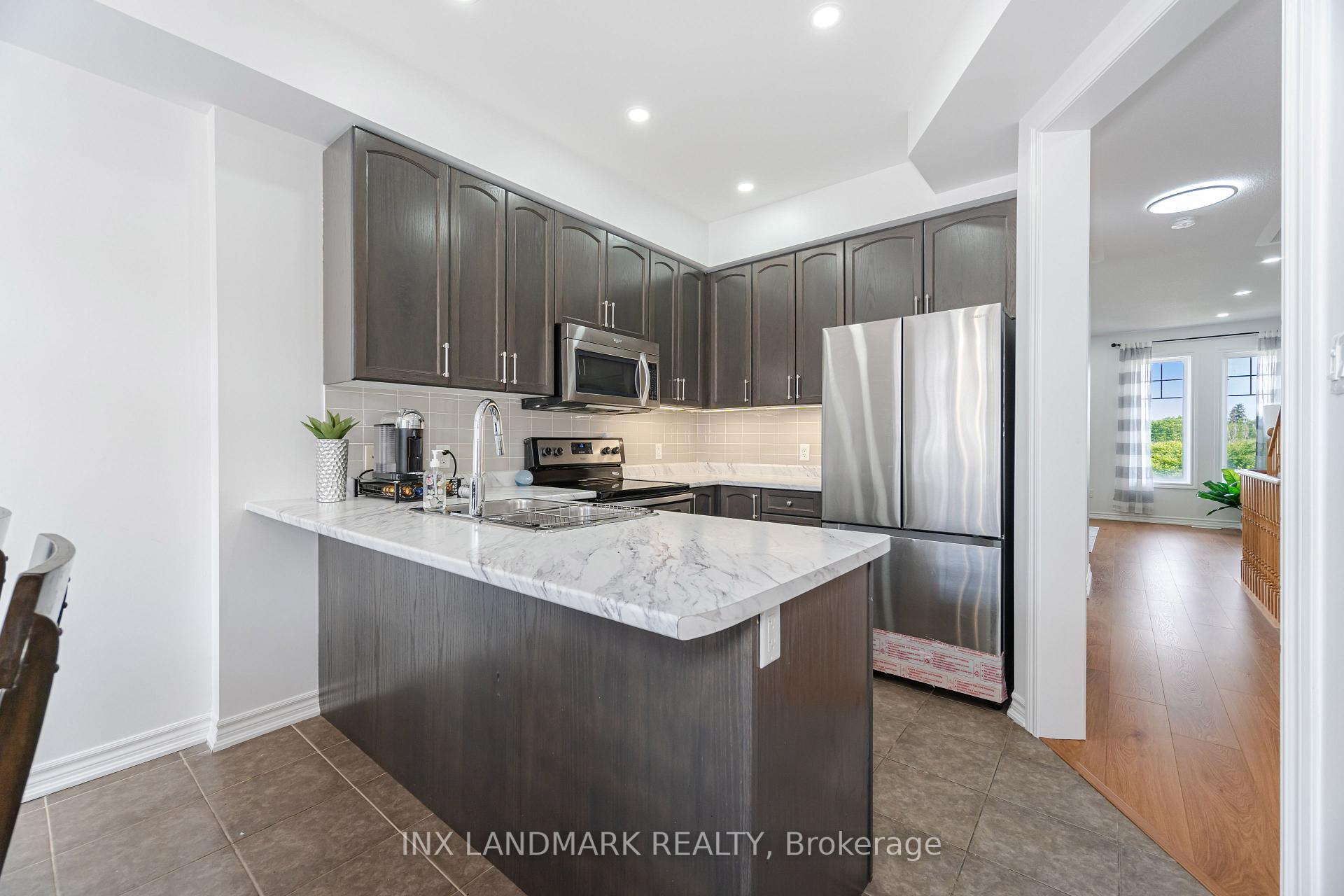 Photo 7 of 72 Magdalene Crescent, Brampton, Heart Lake — HOMEH