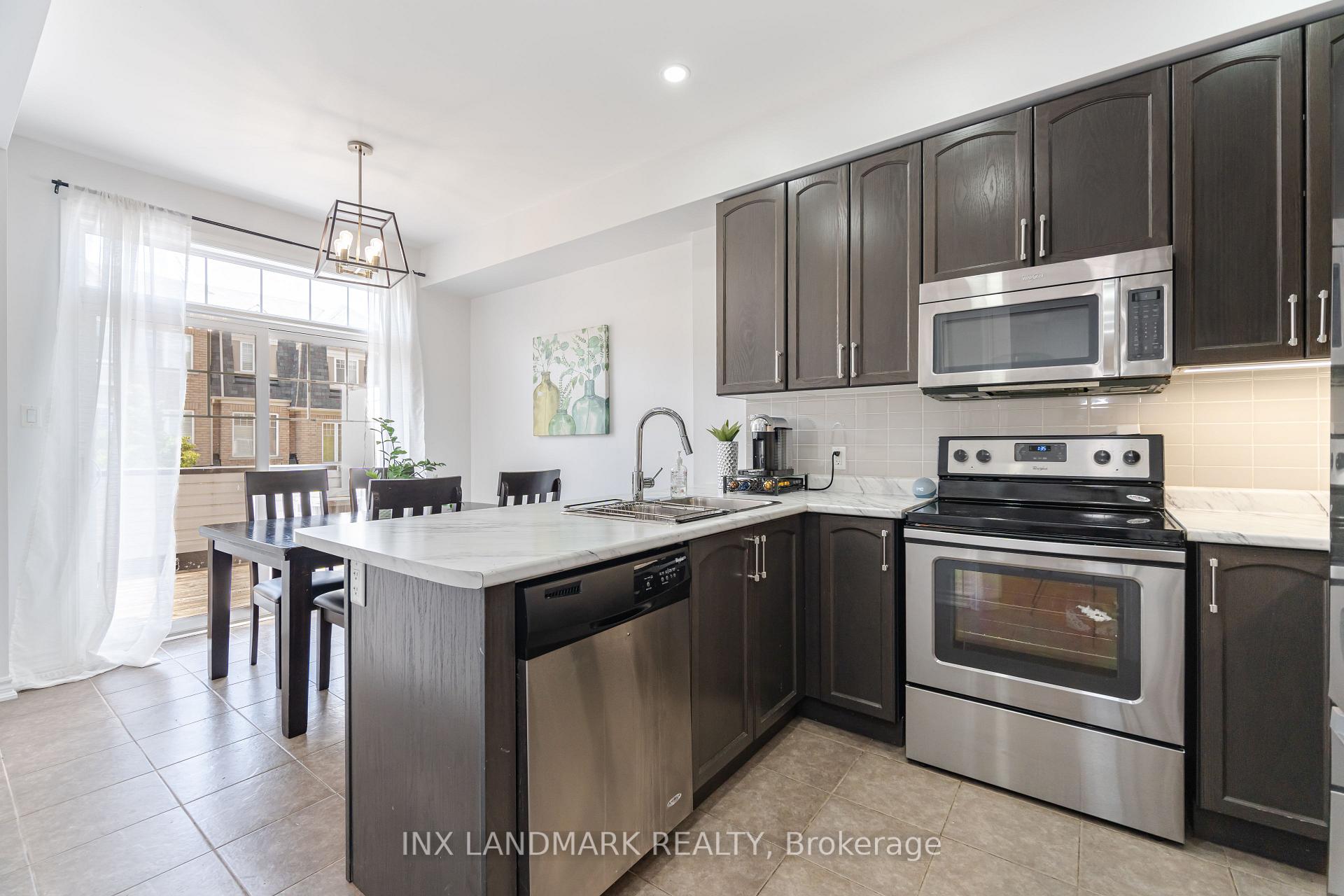 Photo 9 of 72 Magdalene Crescent, Brampton, Heart Lake — HOMEH