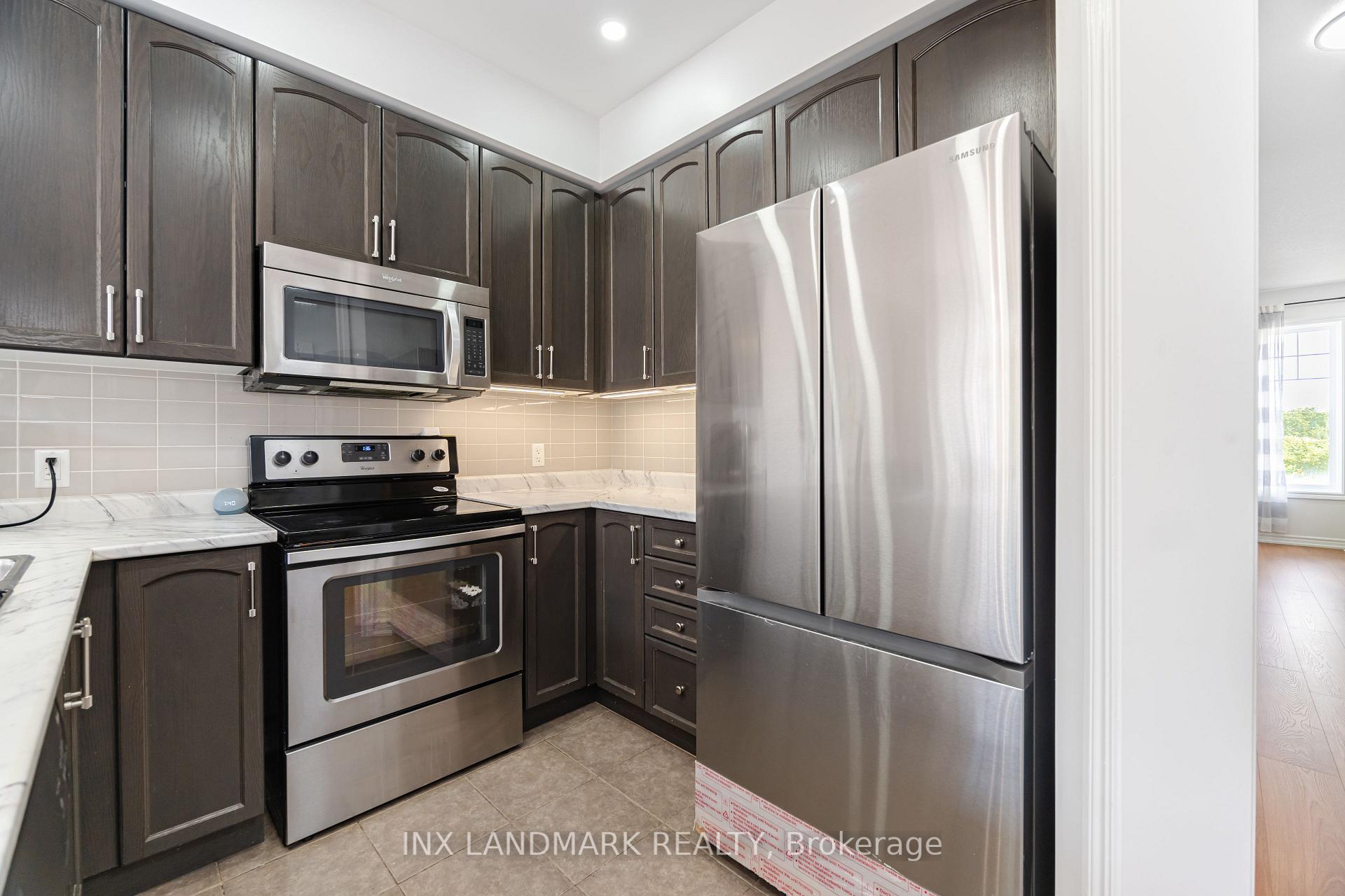 Photo 10 of 72 Magdalene Crescent, Brampton, Heart Lake — HOMEH
