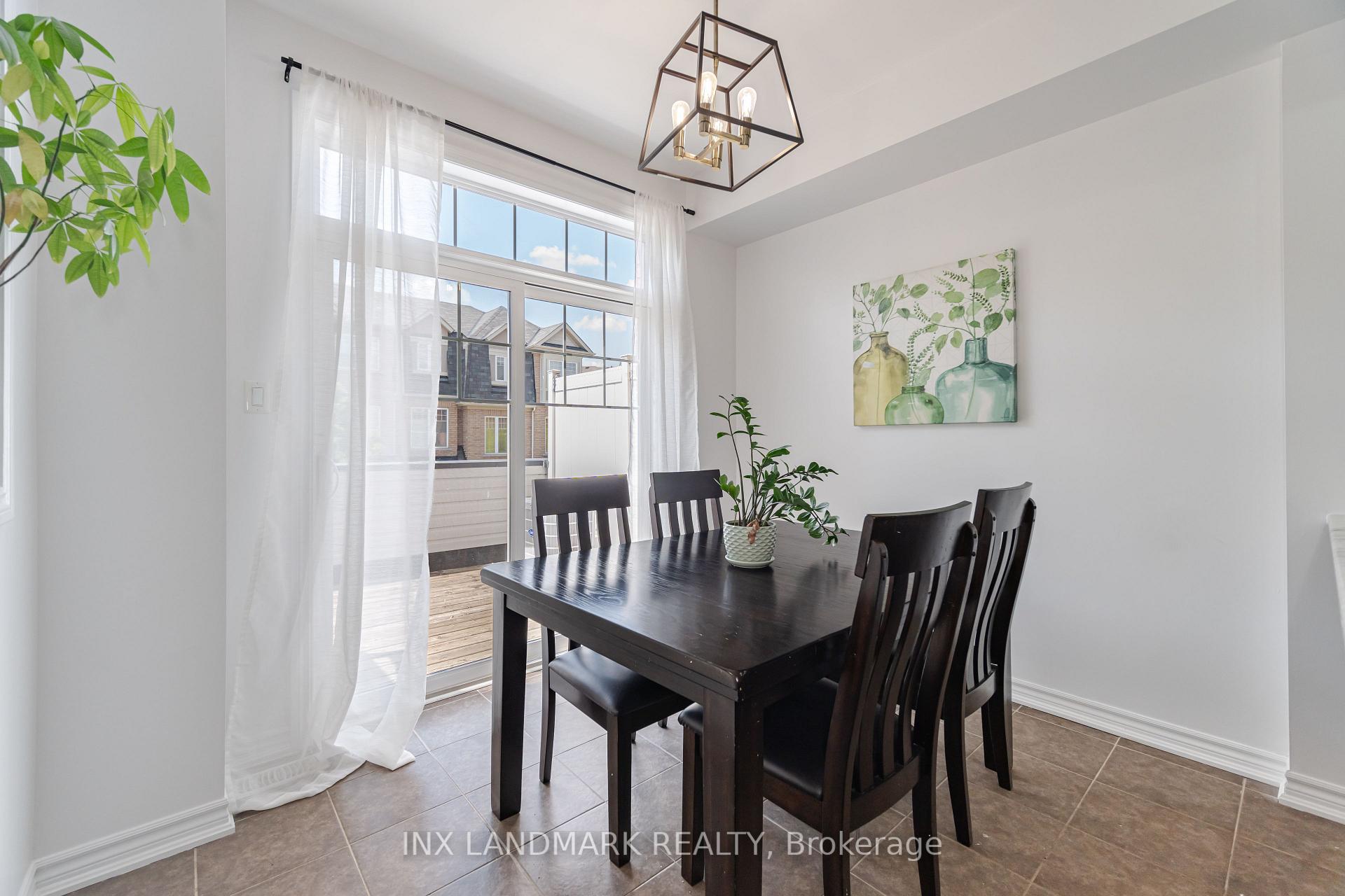 Photo 12 of 72 Magdalene Crescent, Brampton, Heart Lake — HOMEH