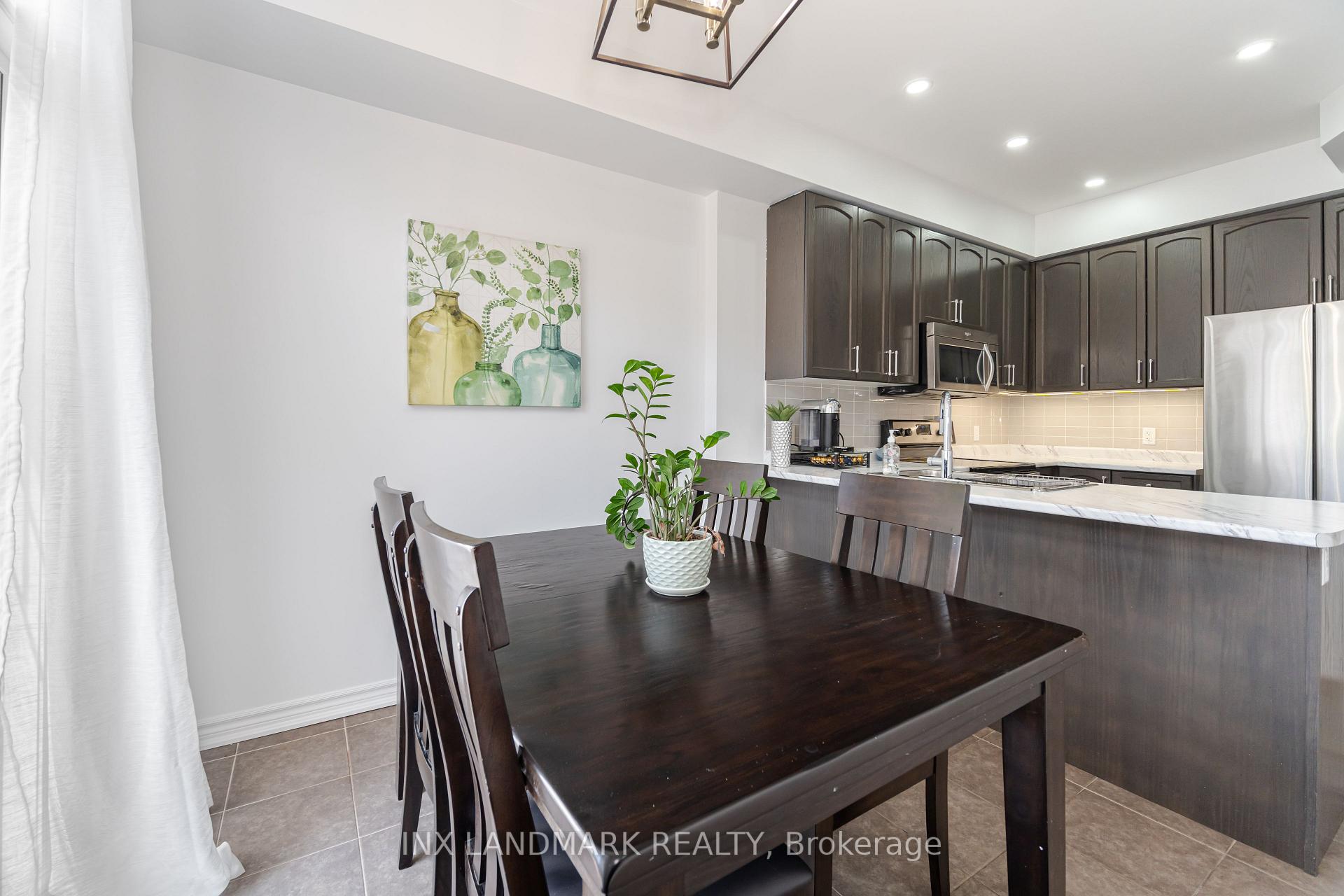 Photo 13 of 72 Magdalene Crescent, Brampton, Heart Lake — HOMEH