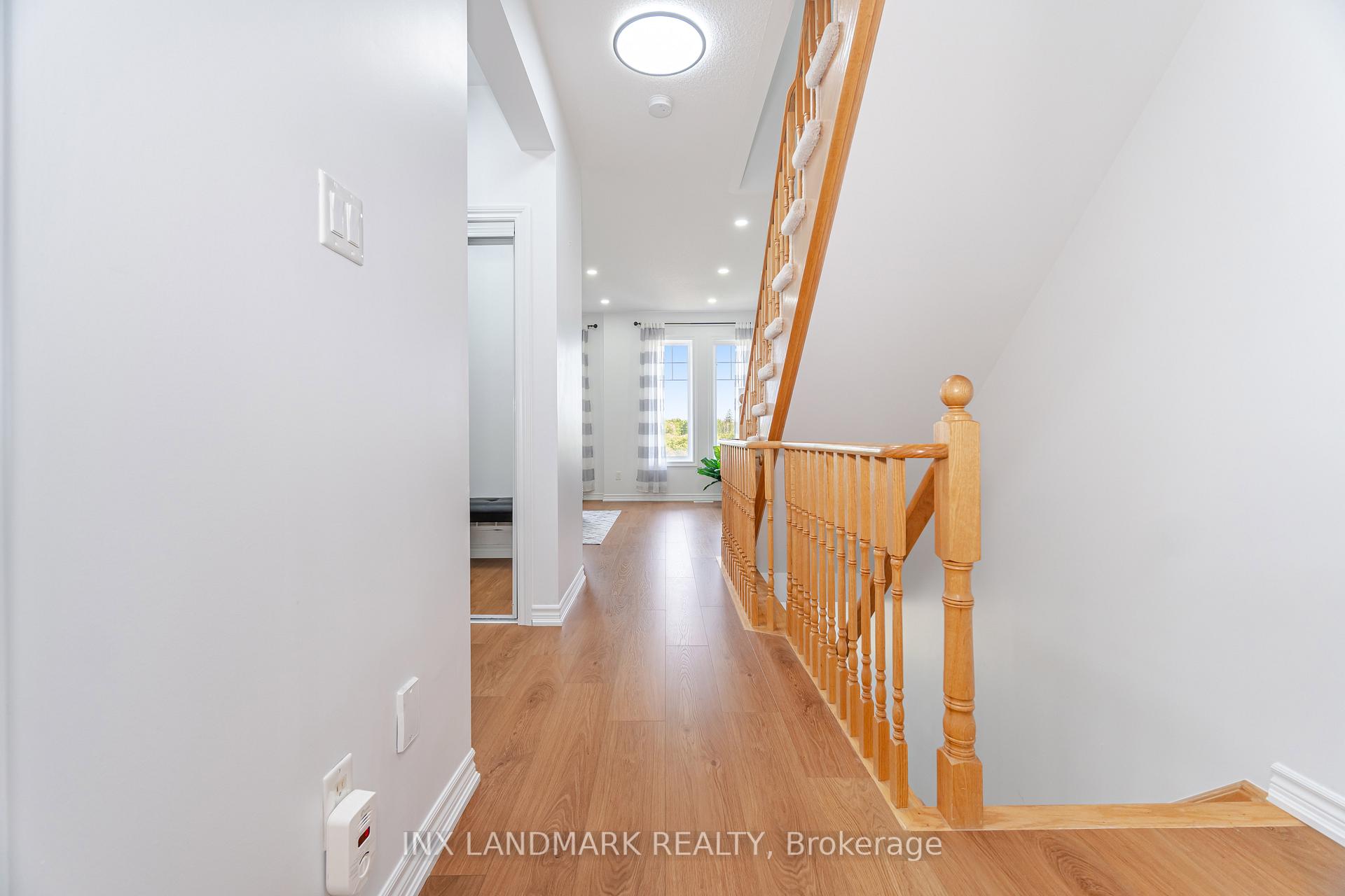 Photo 15 of 72 Magdalene Crescent, Brampton, Heart Lake — HOMEH