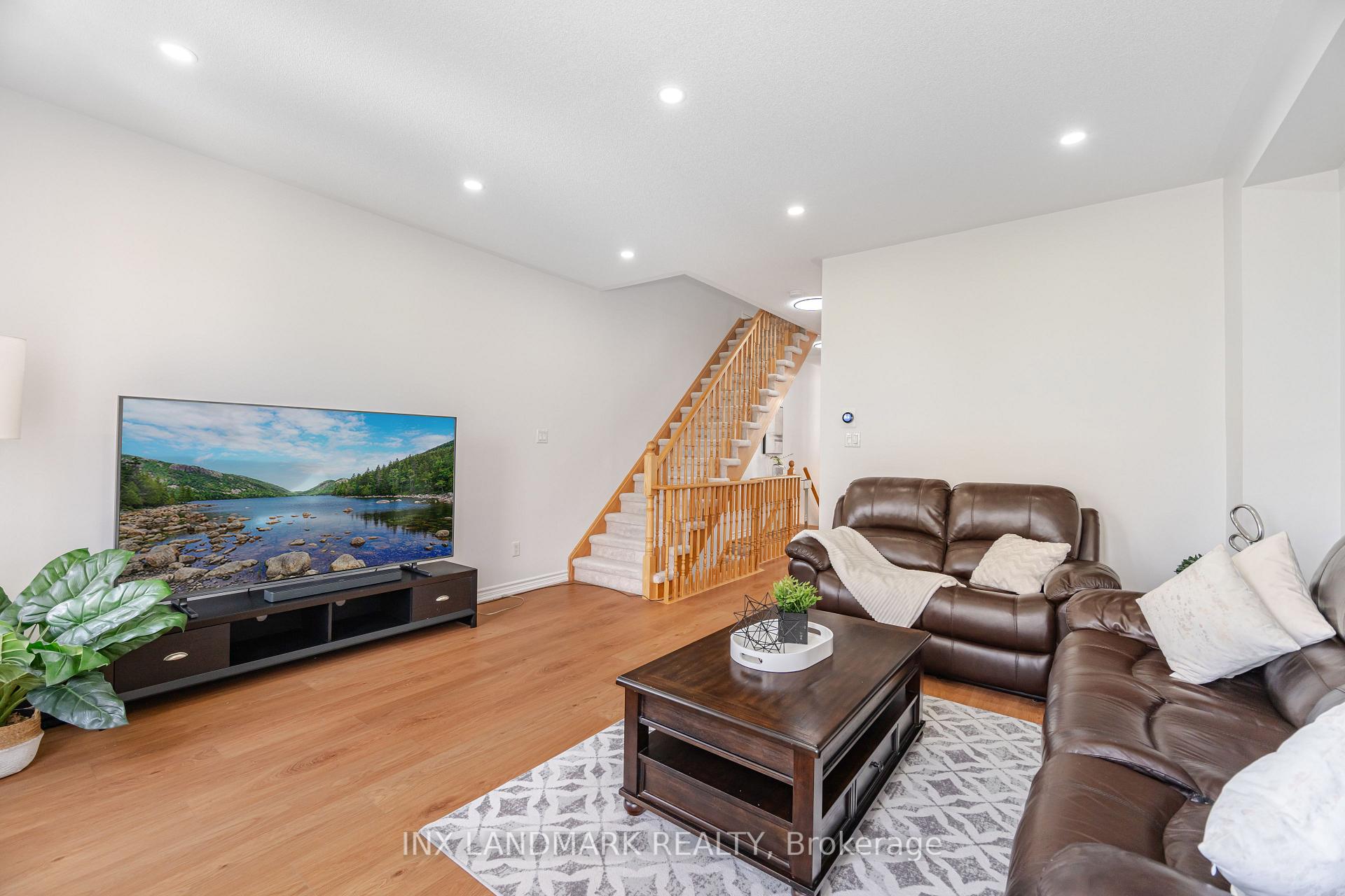 Photo 18 of 72 Magdalene Crescent, Brampton, Heart Lake — HOMEH