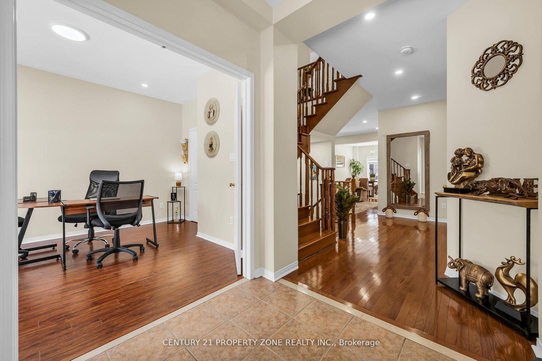 Photo 5 of 82 Brisdale Drive, Brampton, Fletcher's Meadow — HOMEH