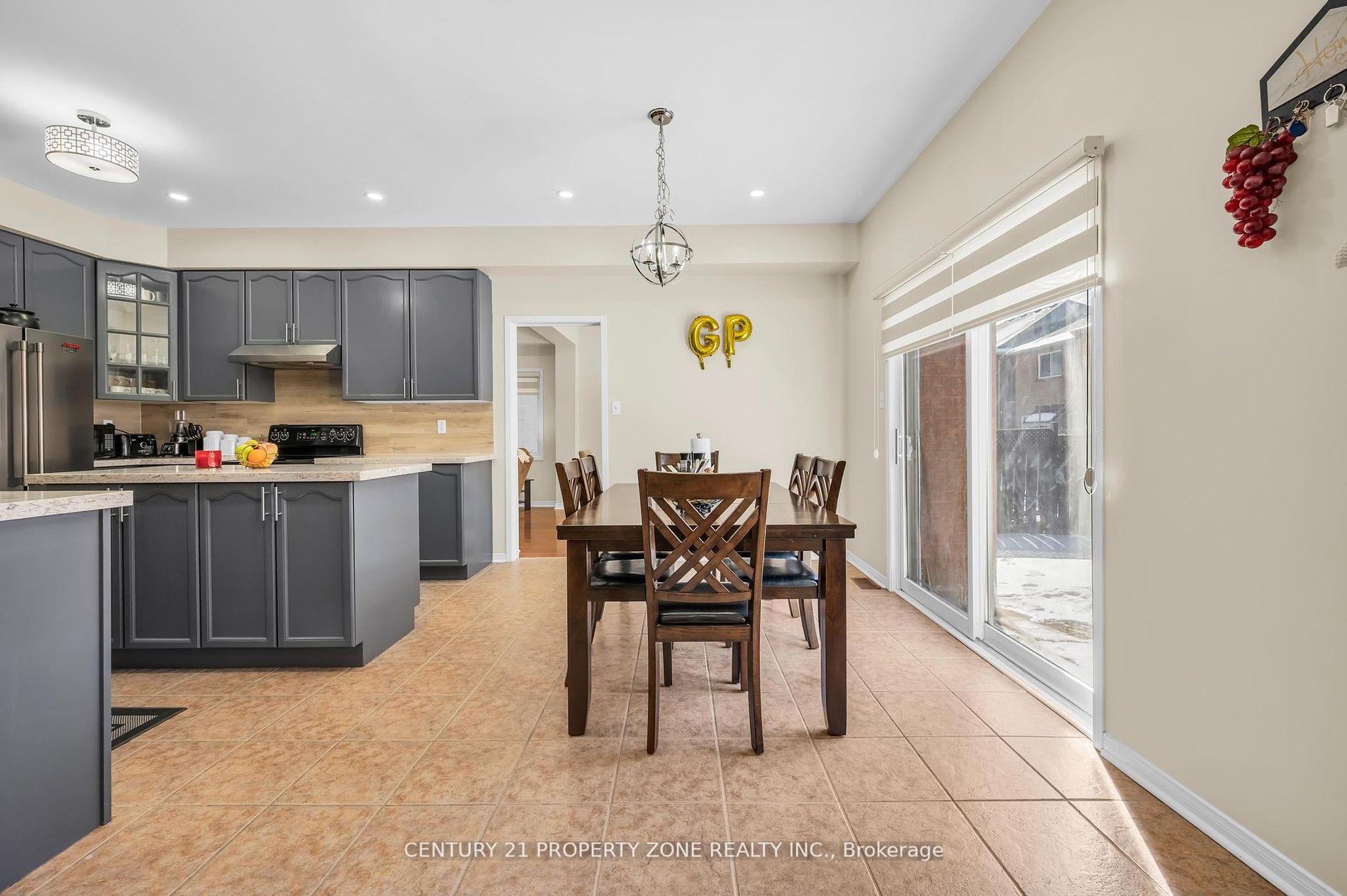 Photo 13 of 82 Brisdale Drive, Brampton, Fletcher's Meadow — HOMEH