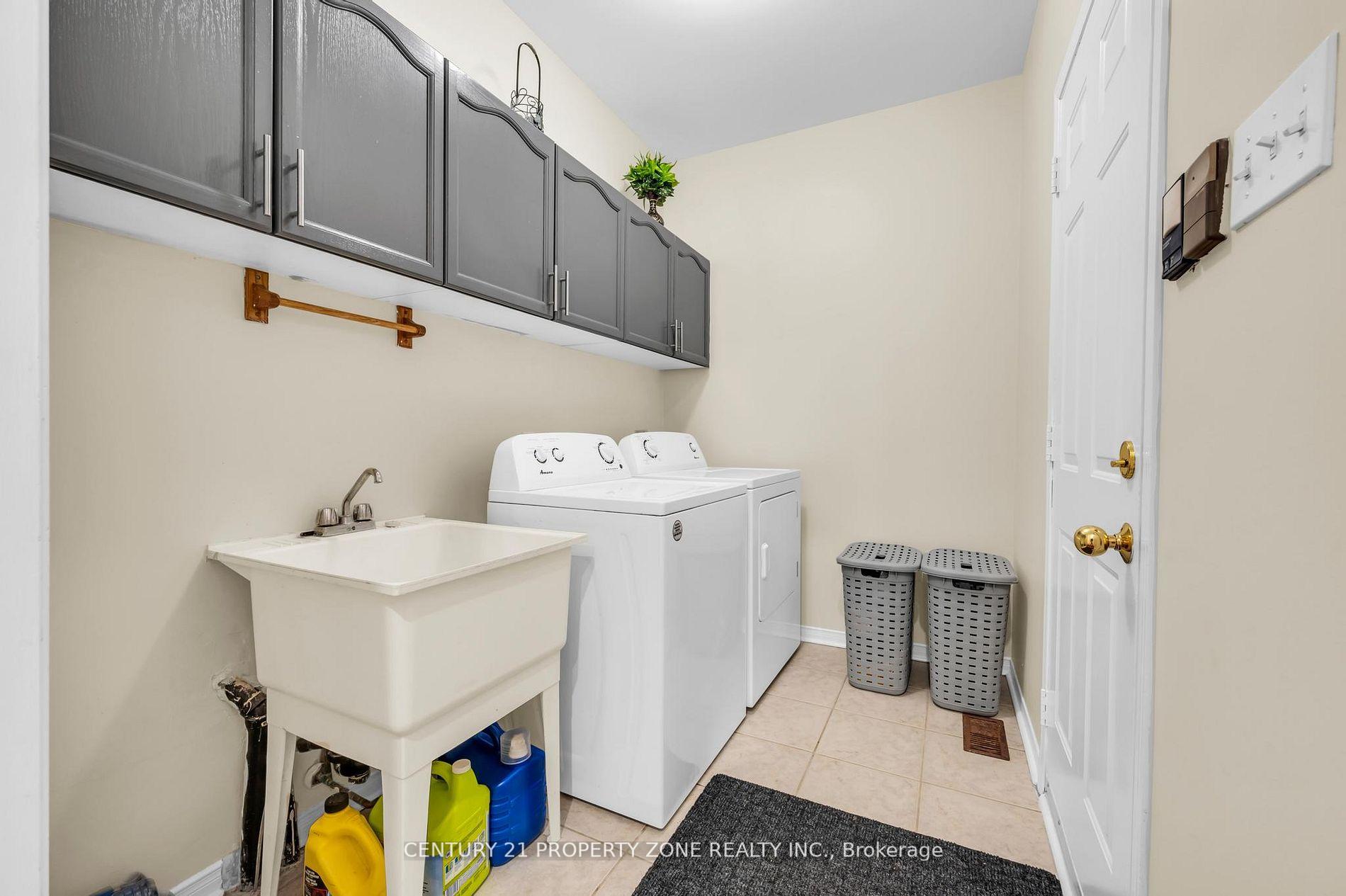 Photo 18 of 82 Brisdale Drive, Brampton, Fletcher's Meadow — HOMEH