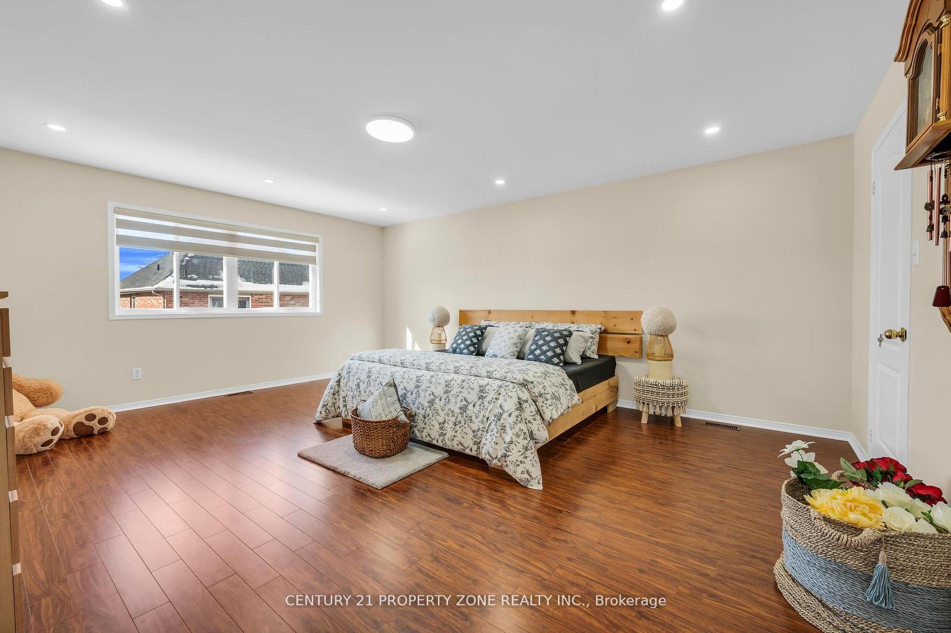Photo 22 of 82 Brisdale Drive, Brampton, Fletcher's Meadow — HOMEH