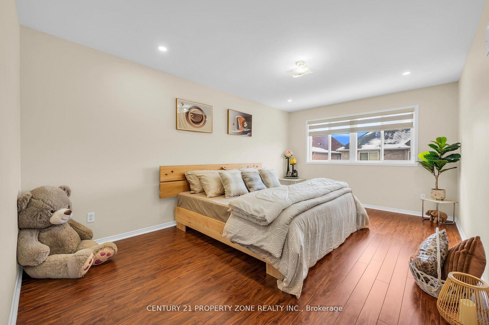 Photo 25 of 82 Brisdale Drive, Brampton, Fletcher's Meadow — HOMEH