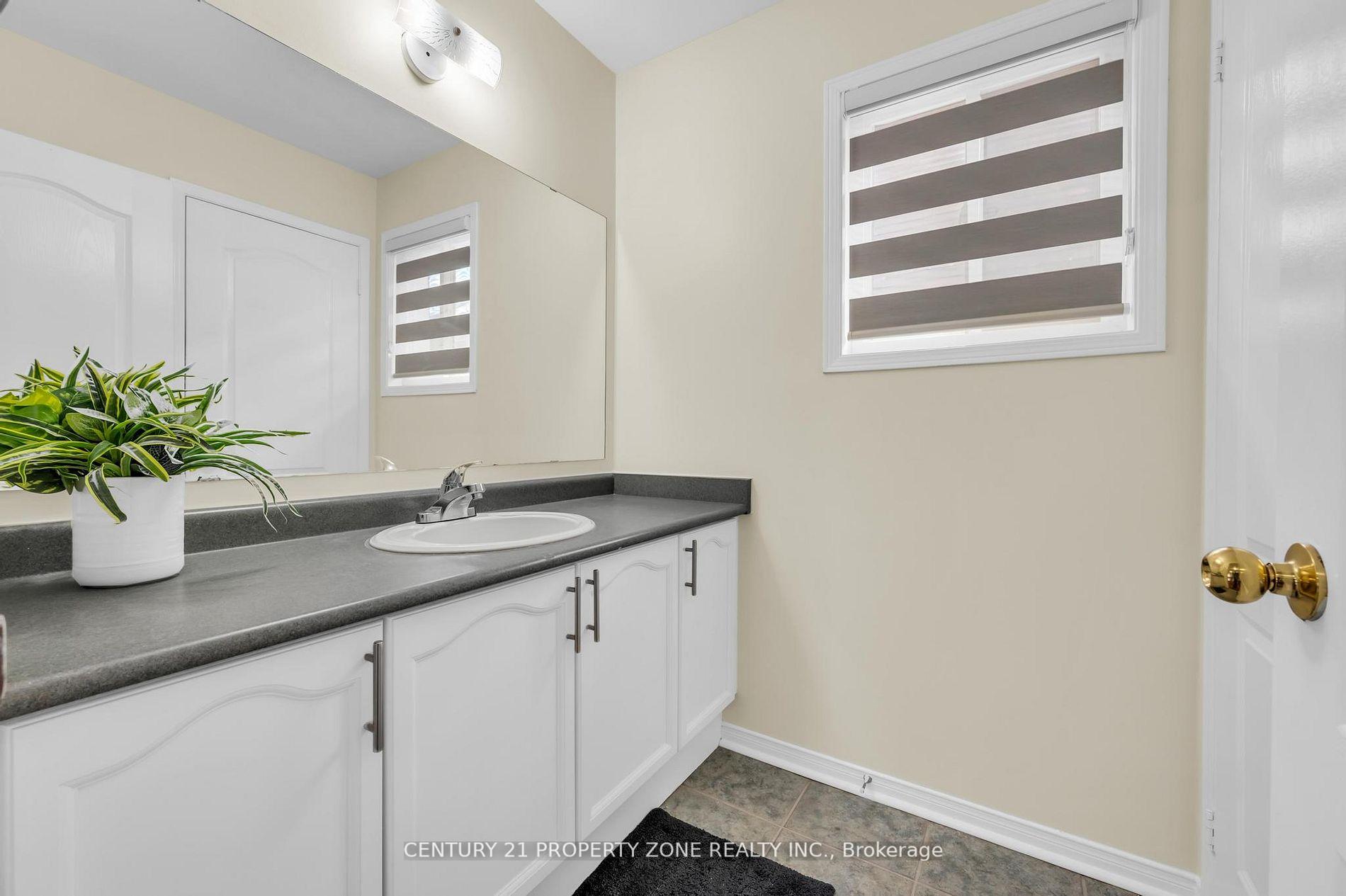 Photo 27 of 82 Brisdale Drive, Brampton, Fletcher's Meadow — HOMEH