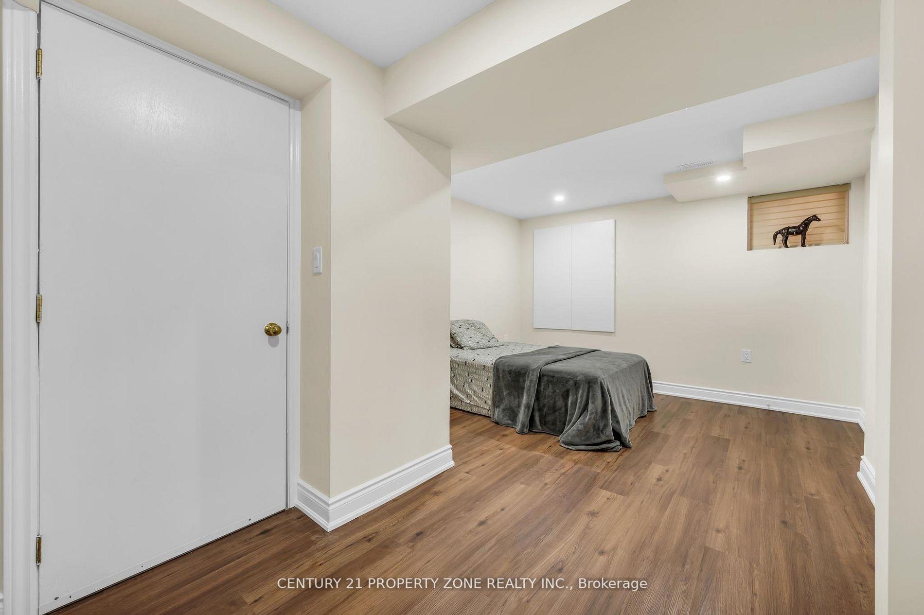 Photo 35 of 82 Brisdale Drive, Brampton, Fletcher's Meadow — HOMEH