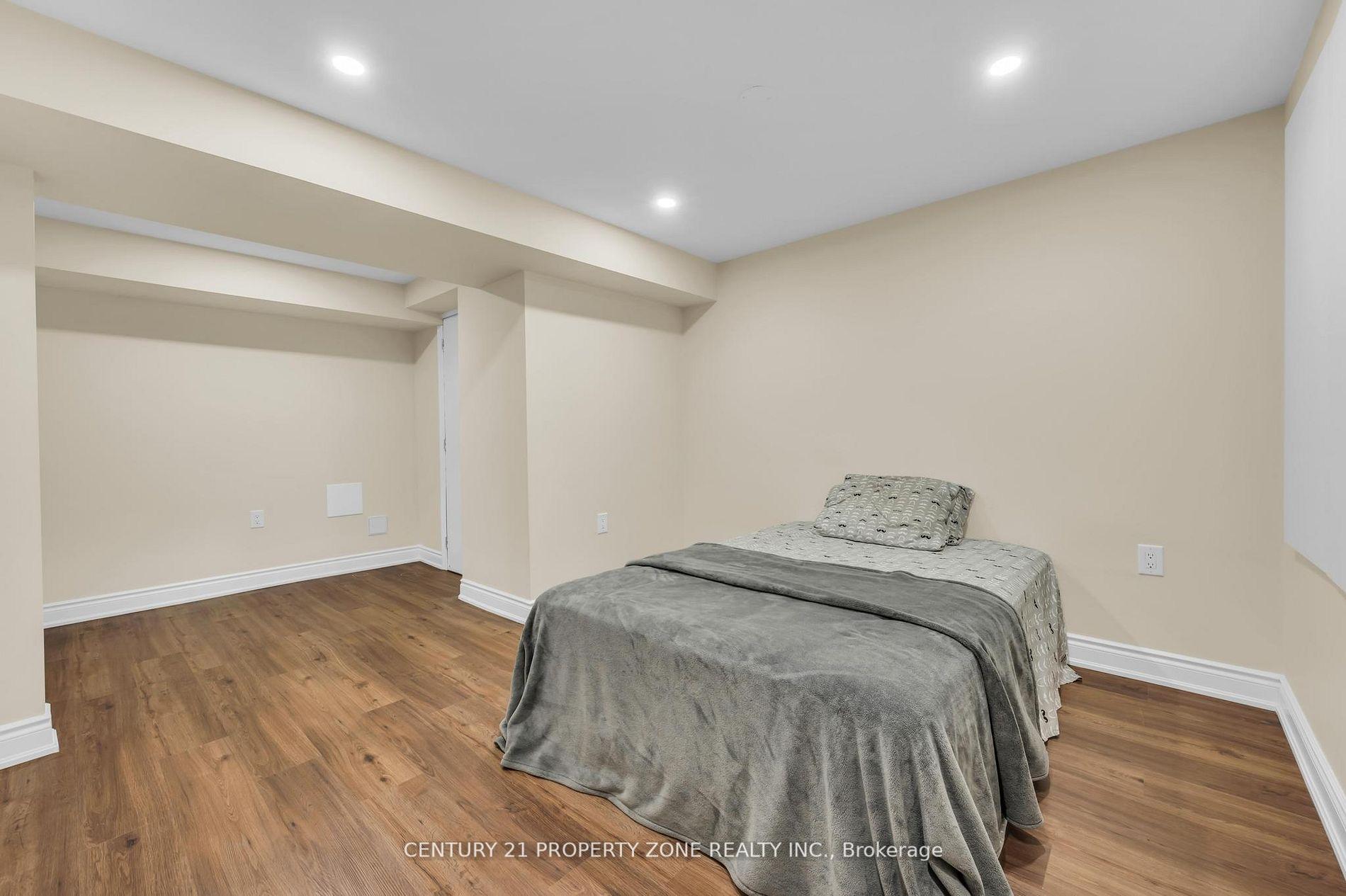 Photo 36 of 82 Brisdale Drive, Brampton, Fletcher's Meadow — HOMEH