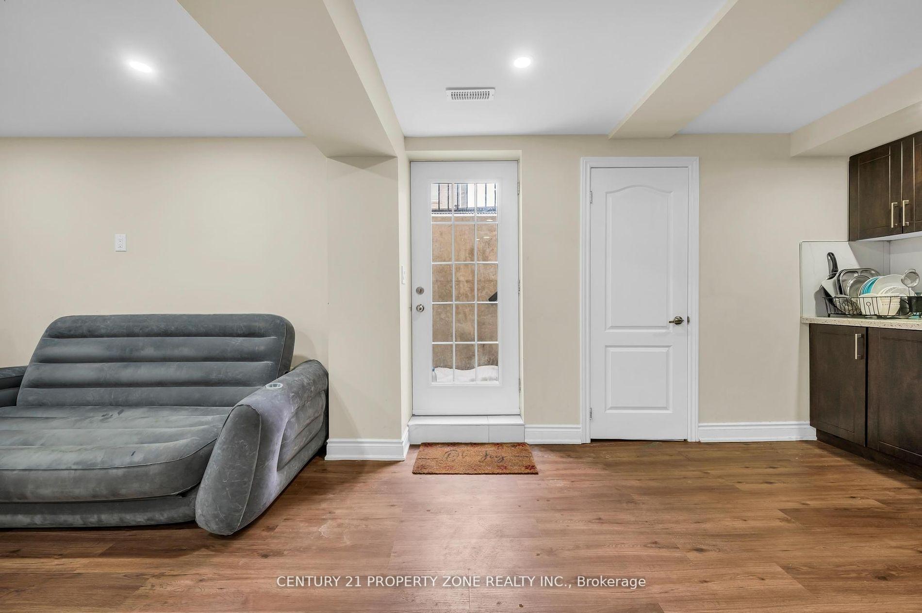 Photo 38 of 82 Brisdale Drive, Brampton, Fletcher's Meadow — HOMEH