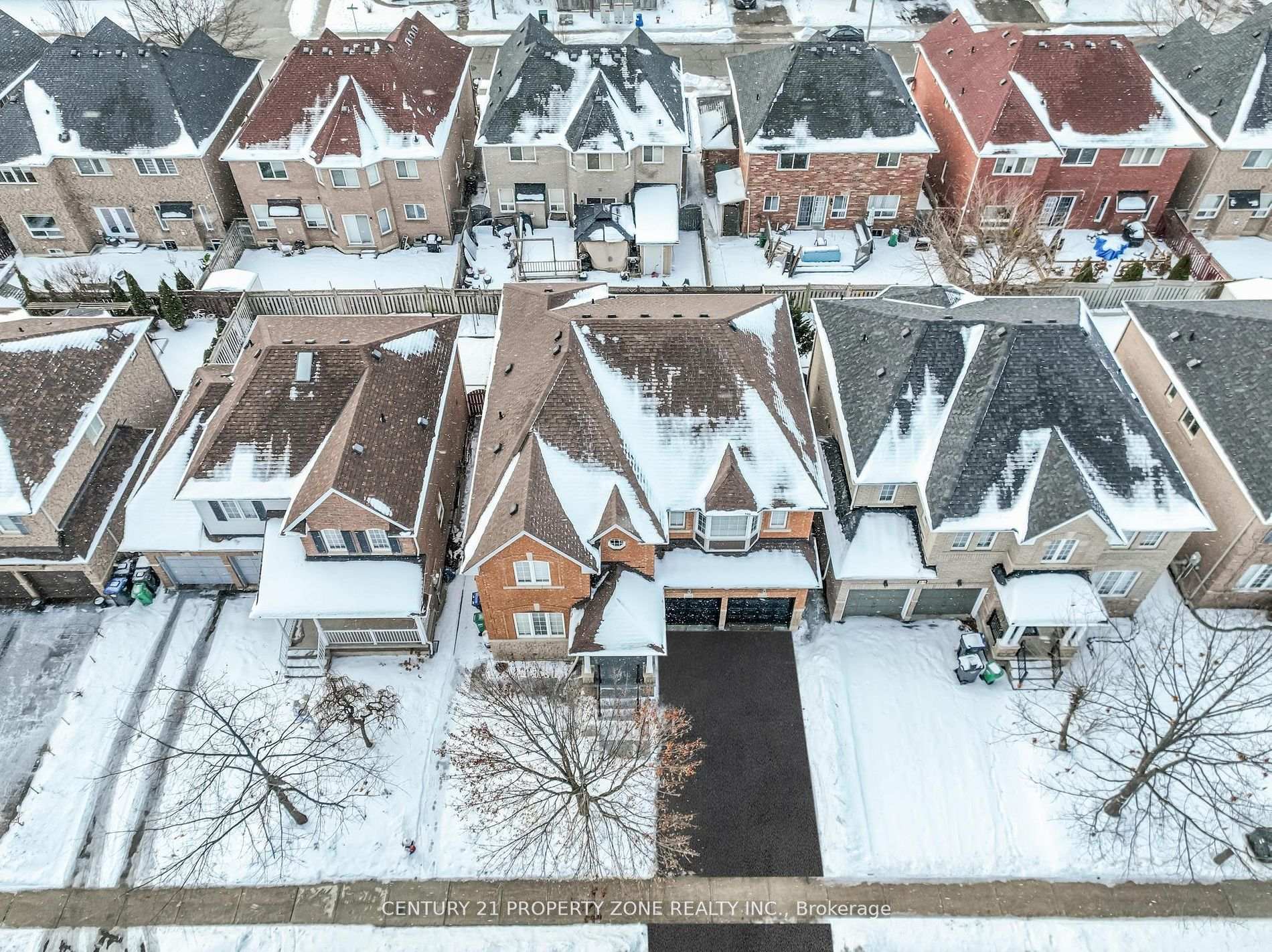 Photo 43 of 82 Brisdale Drive, Brampton, Fletcher's Meadow — HOMEH