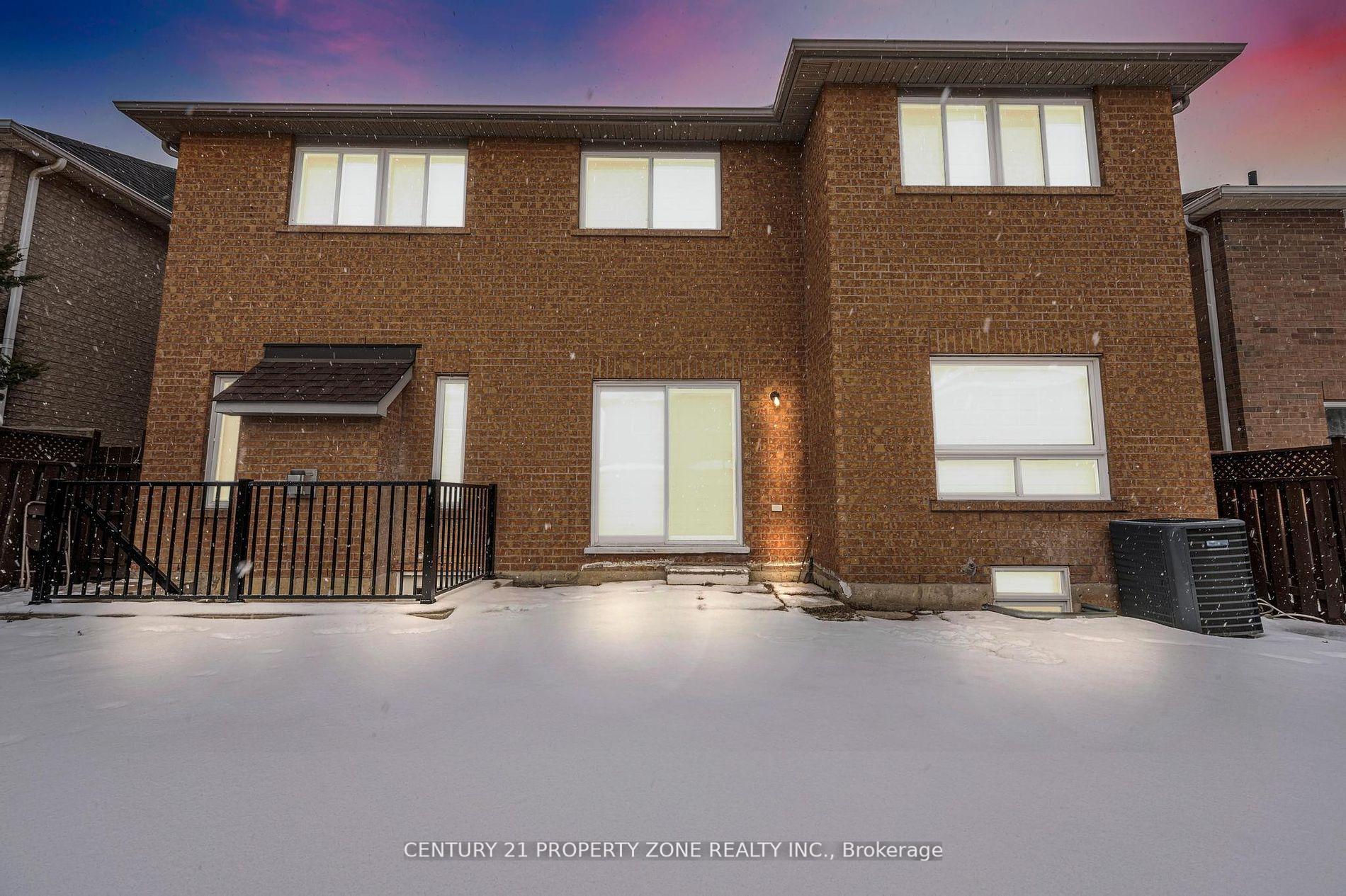 Photo 44 of 82 Brisdale Drive, Brampton, Fletcher's Meadow — HOMEH