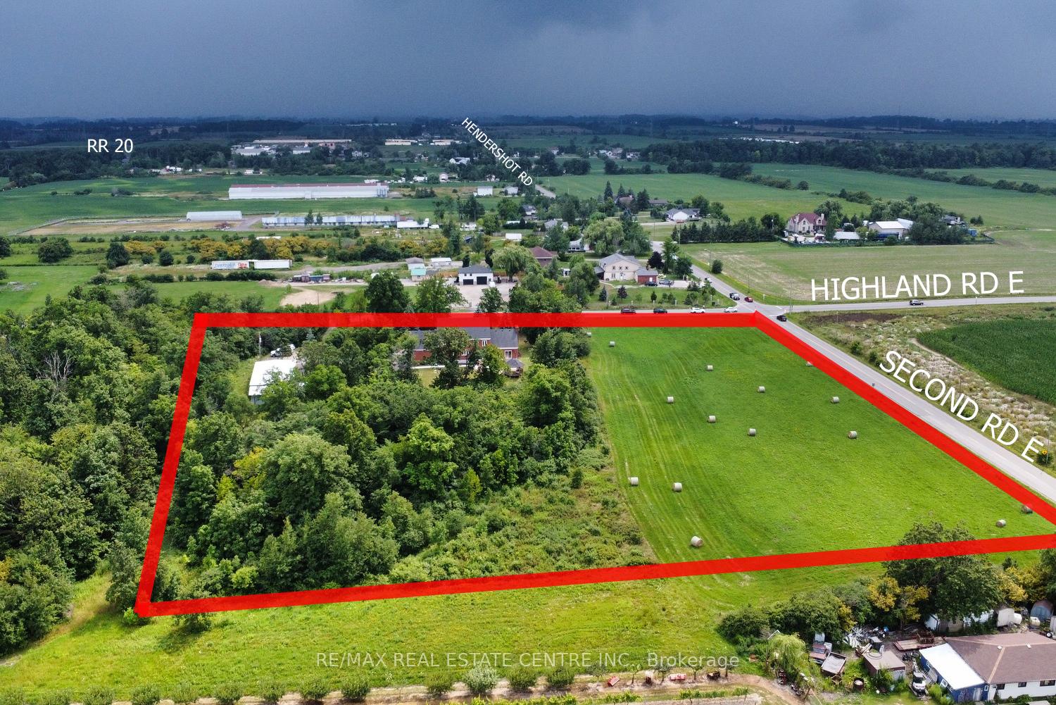 Photo 1 of 237 Highland Road E, Hamilton, Rural Stoney Creek — HOMEH