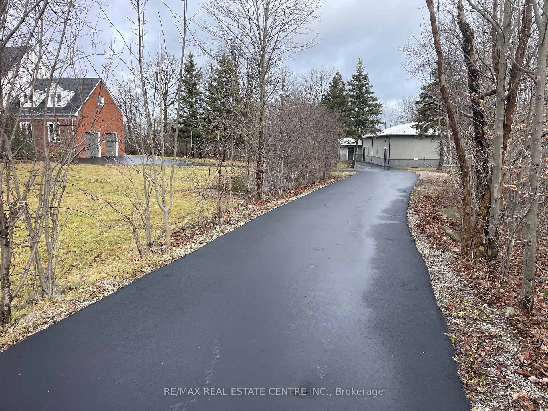 Photo 6 of 237 Highland Road E, Hamilton, Rural Stoney Creek — HOMEH