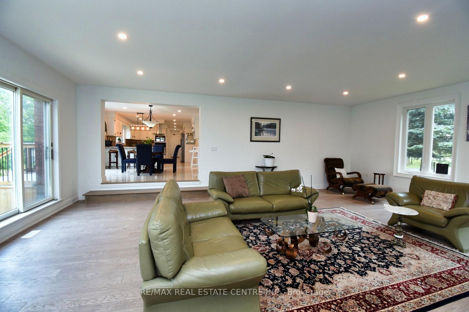 Photo 9 of 237 Highland Road E, Hamilton, Rural Stoney Creek — HOMEH
