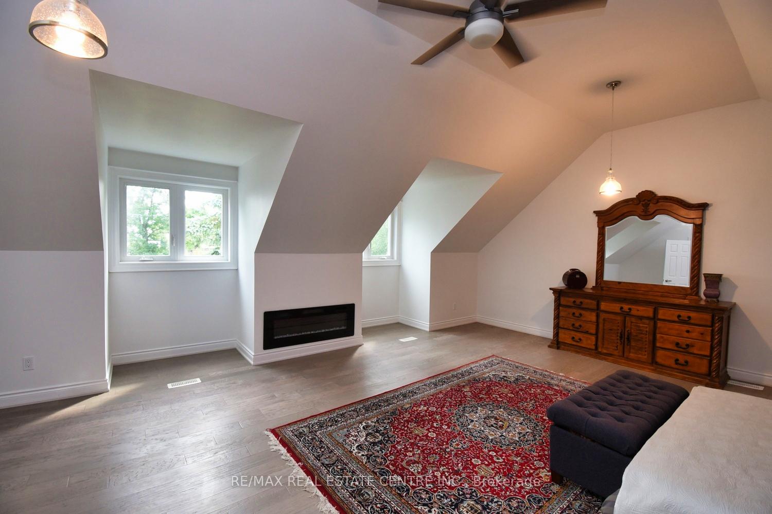 Photo 20 of 237 Highland Road E, Hamilton, Rural Stoney Creek — HOMEH