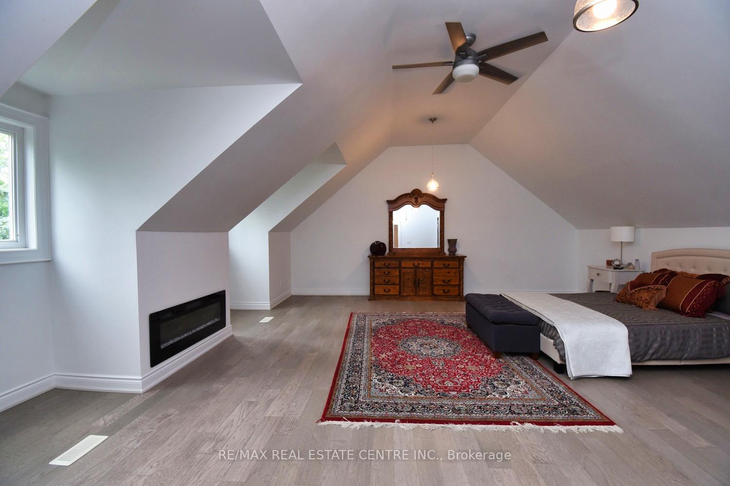 Photo 22 of 237 Highland Road E, Hamilton, Rural Stoney Creek — HOMEH
