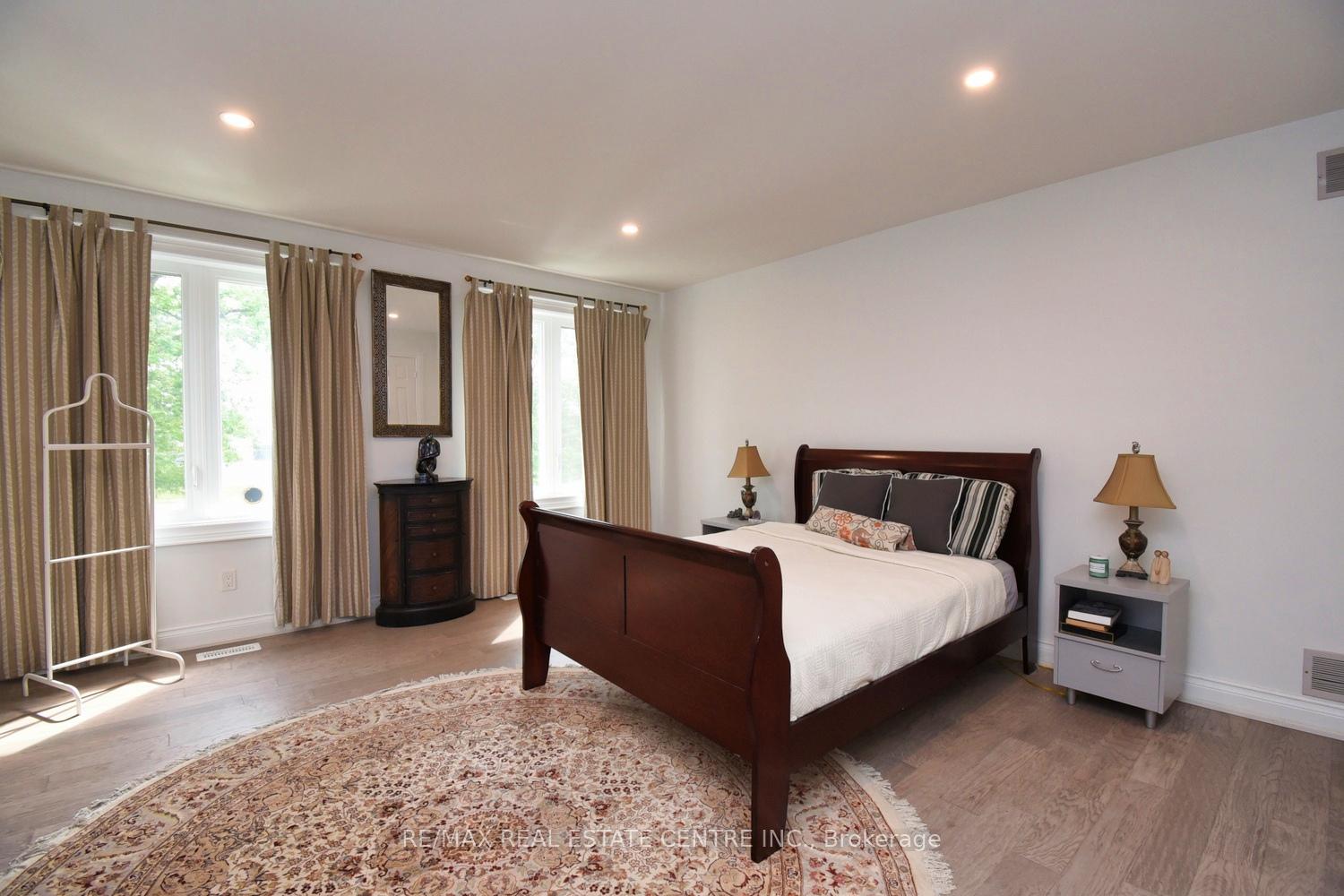 Photo 23 of 237 Highland Road E, Hamilton, Rural Stoney Creek — HOMEH