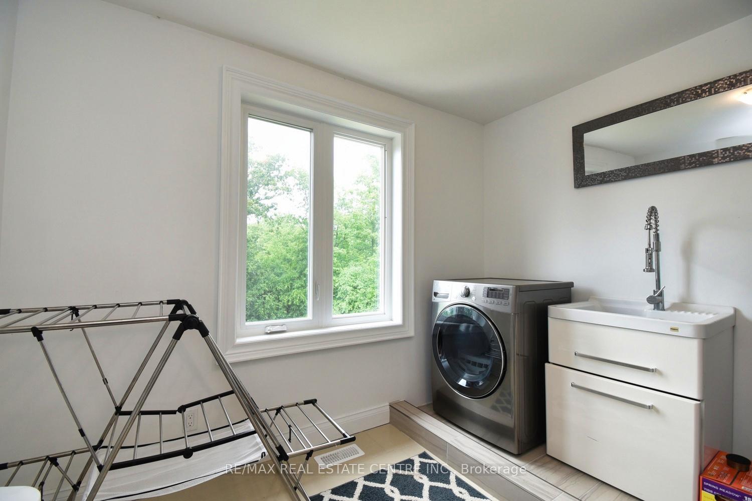 Photo 36 of 237 Highland Road E, Hamilton, Rural Stoney Creek — HOMEH