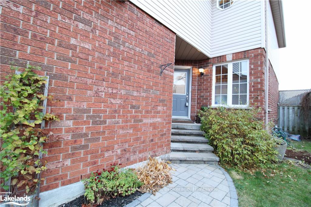 Photo 2 of 169 Taylor Drive, Barrie, Bayshore — HOMEH