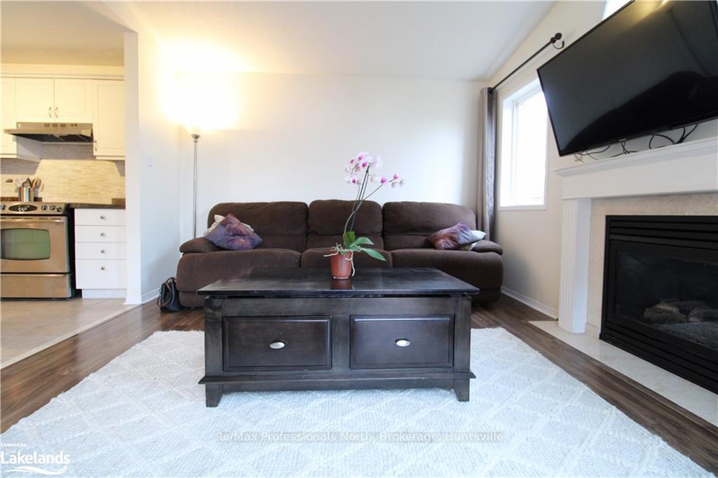 Photo 11 of 169 Taylor Drive, Barrie, Bayshore — HOMEH