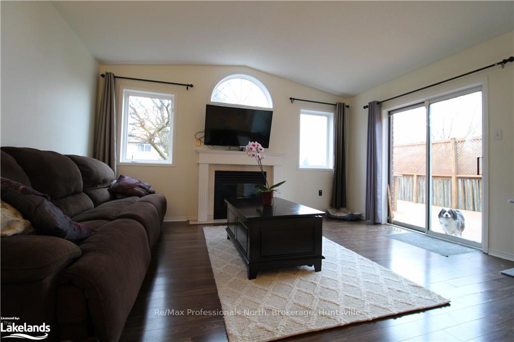 Photo 12 of 169 Taylor Drive, Barrie, Bayshore — HOMEH