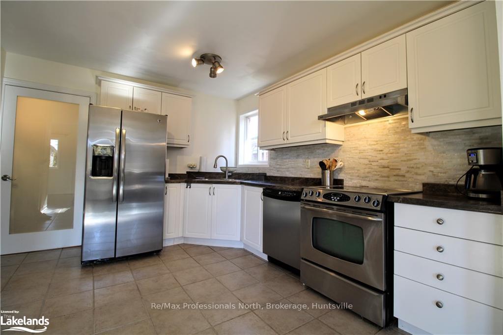 Photo 13 of 169 Taylor Drive, Barrie, Bayshore — HOMEH