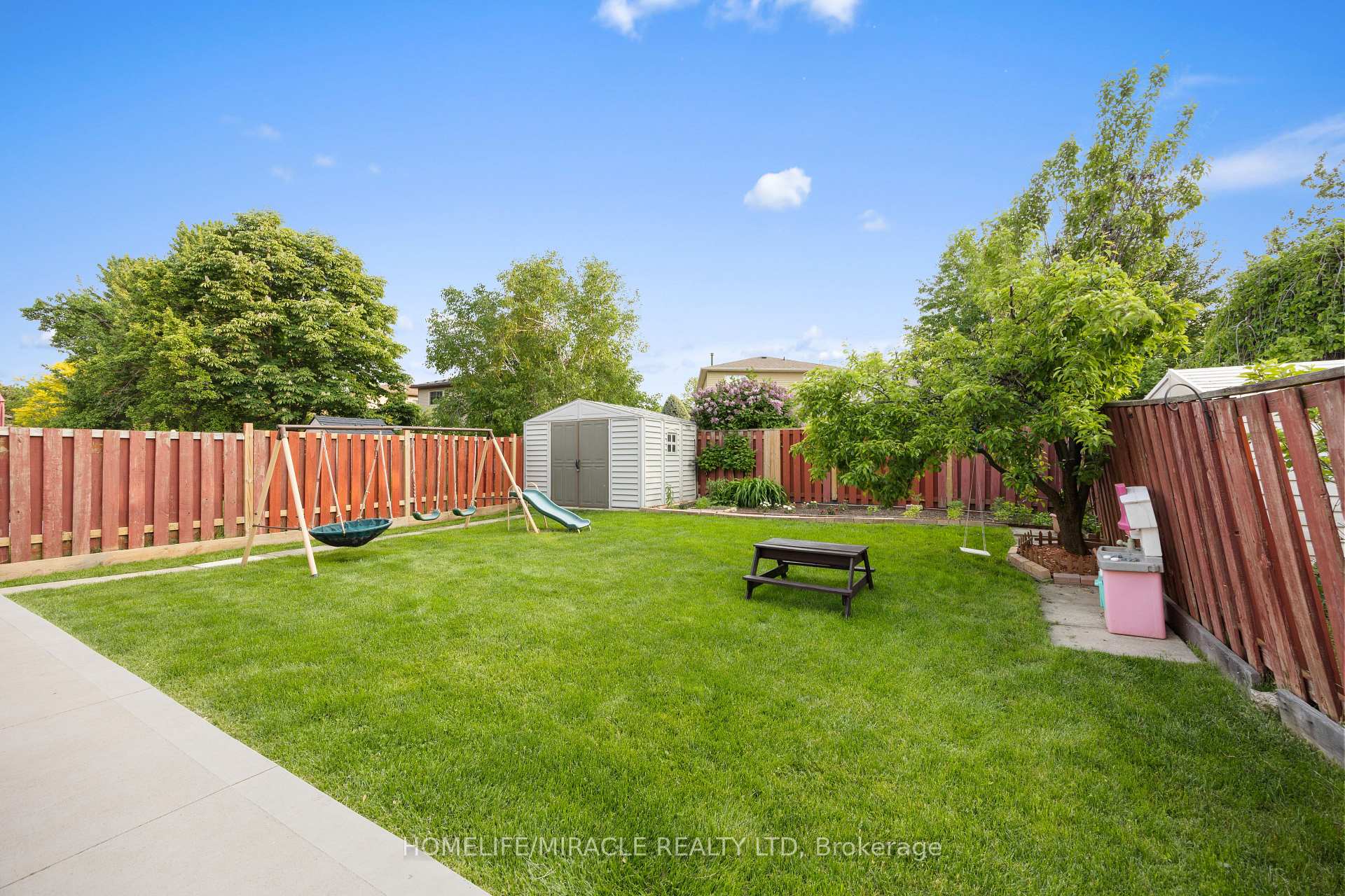Photo 7 of 21 Folkstone Crescent, Brampton, Southgate — HOMEH