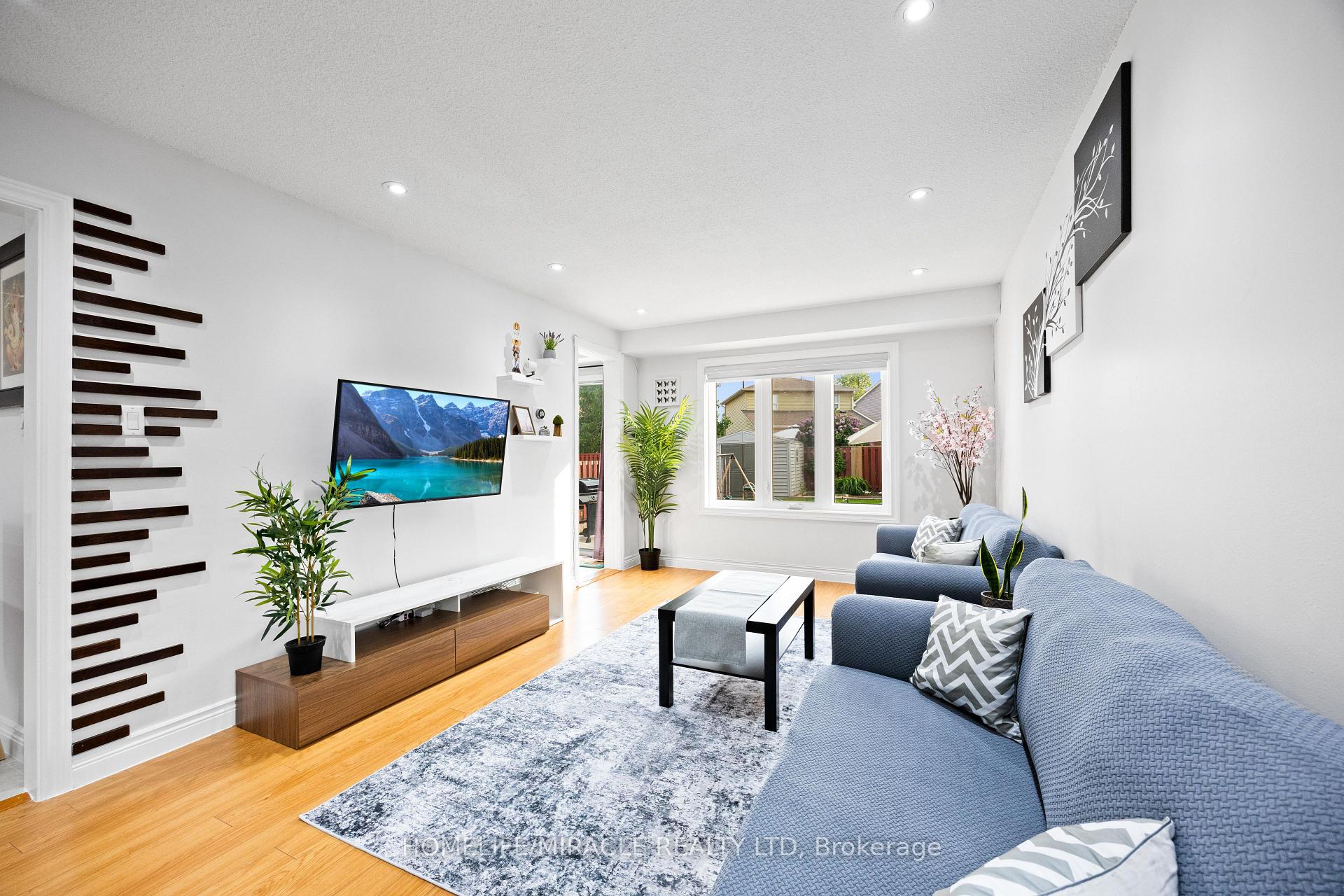 Photo 13 of 21 Folkstone Crescent, Brampton, Southgate — HOMEH