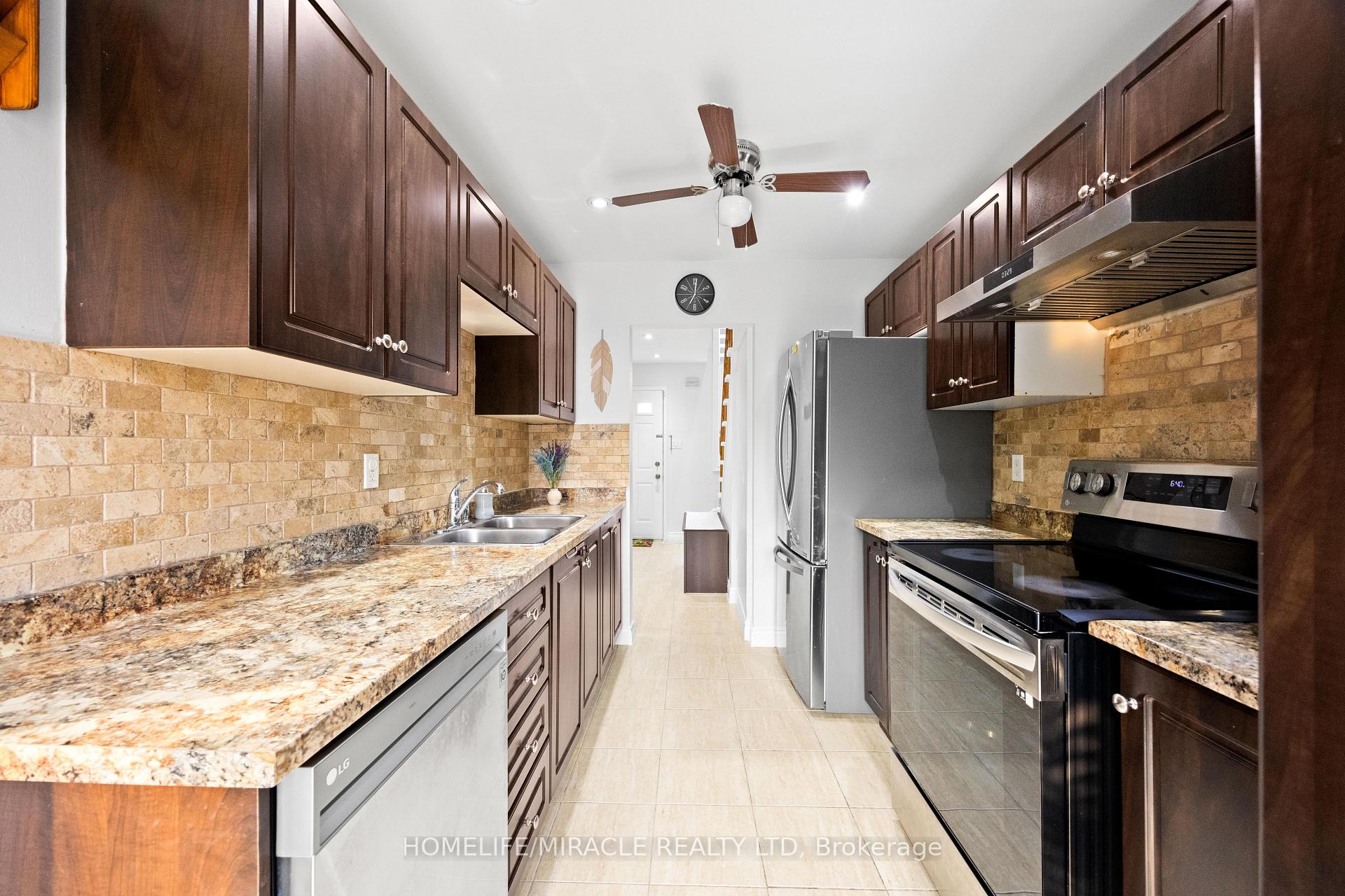 Photo 18 of 21 Folkstone Crescent, Brampton, Southgate — HOMEH