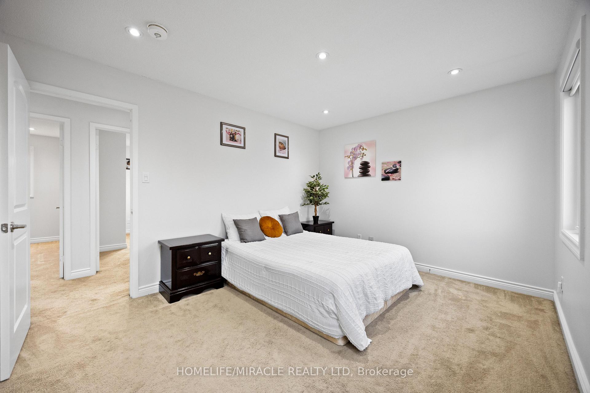 Photo 25 of 21 Folkstone Crescent, Brampton, Southgate — HOMEH