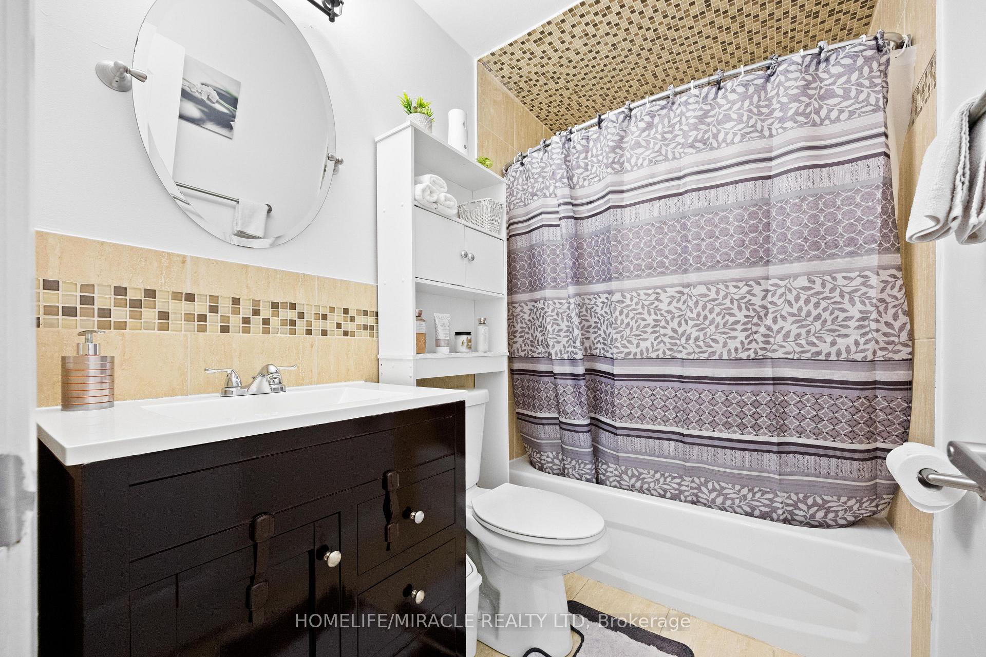 Photo 26 of 21 Folkstone Crescent, Brampton, Southgate — HOMEH