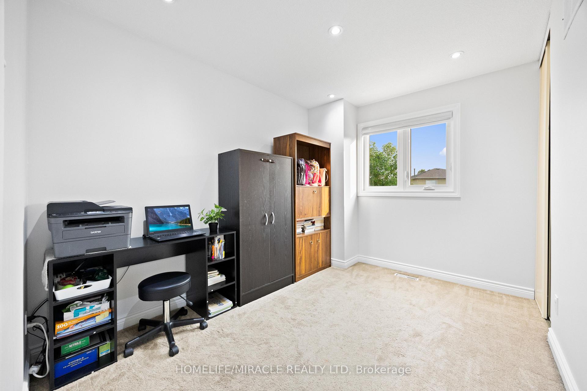 Photo 27 of 21 Folkstone Crescent, Brampton, Southgate — HOMEH