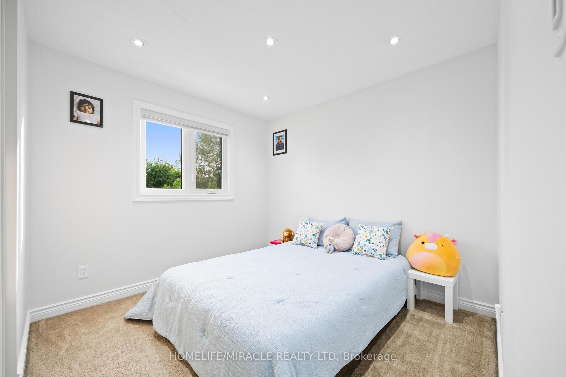 Photo 30 of 21 Folkstone Crescent, Brampton, Southgate — HOMEH