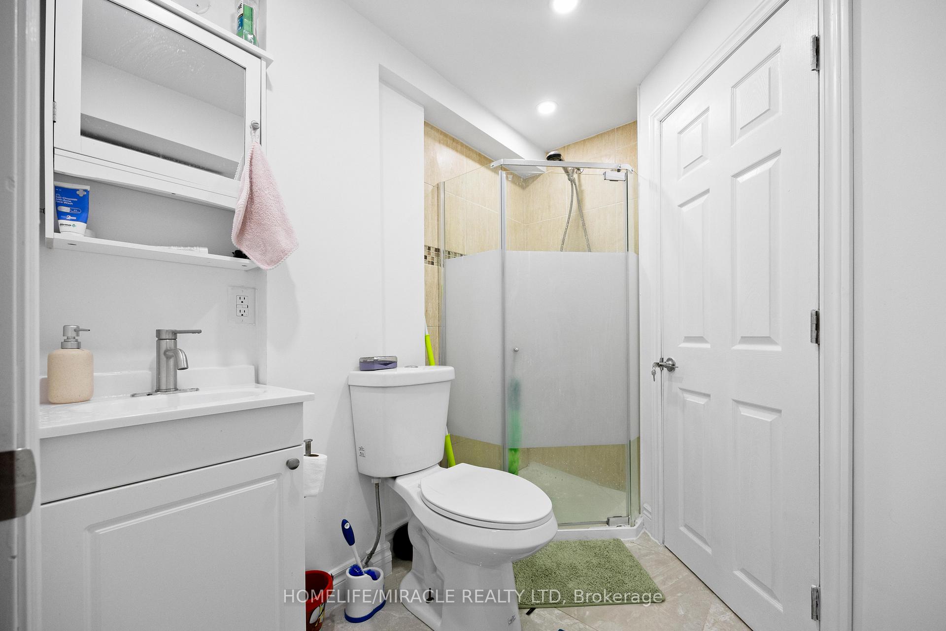 Photo 42 of 21 Folkstone Crescent, Brampton, Southgate — HOMEH